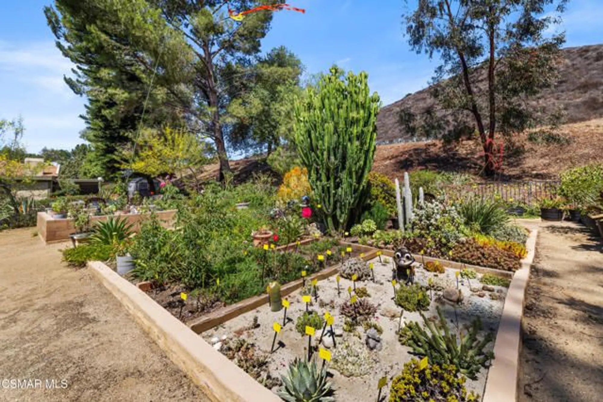 Property Slideshow image 44 of 62 | 224 oakleaf dr 105, Thousand Oaks, CA, 91360