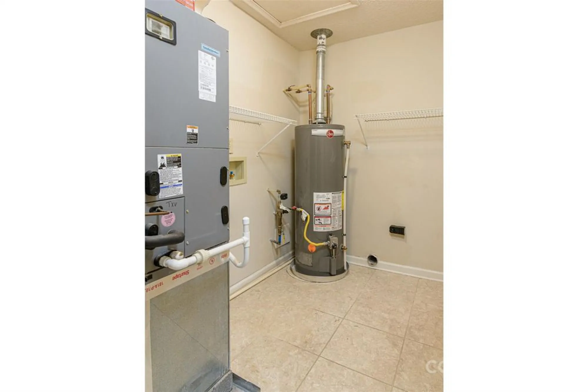 Property Slideshow image 30 of 37 | 308 dellford ct, Hendersonville, NC, 28792