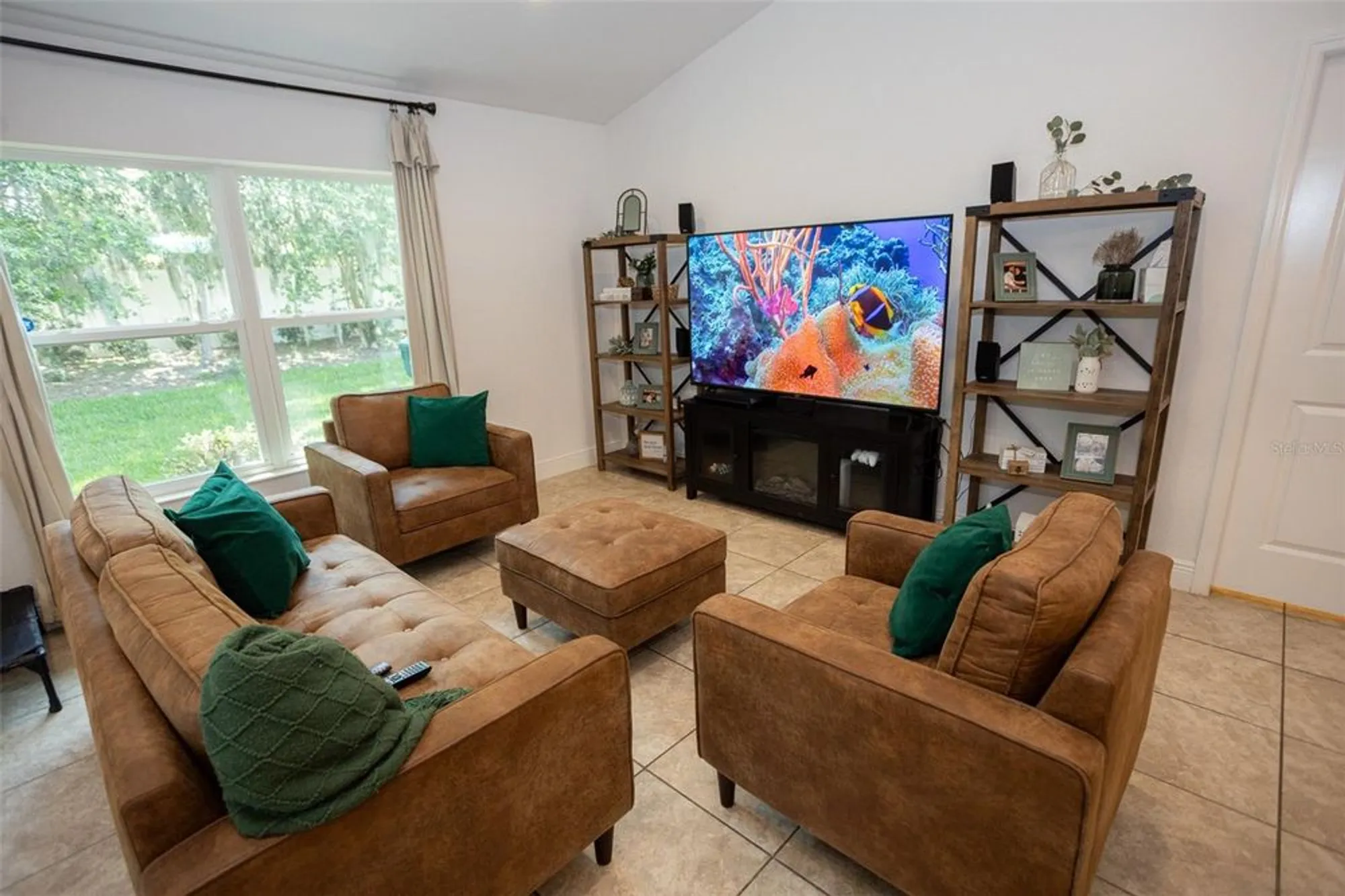 Property Slideshow image 6 of 18 | 10274 julia isles ave, Oxford, FL, 34484