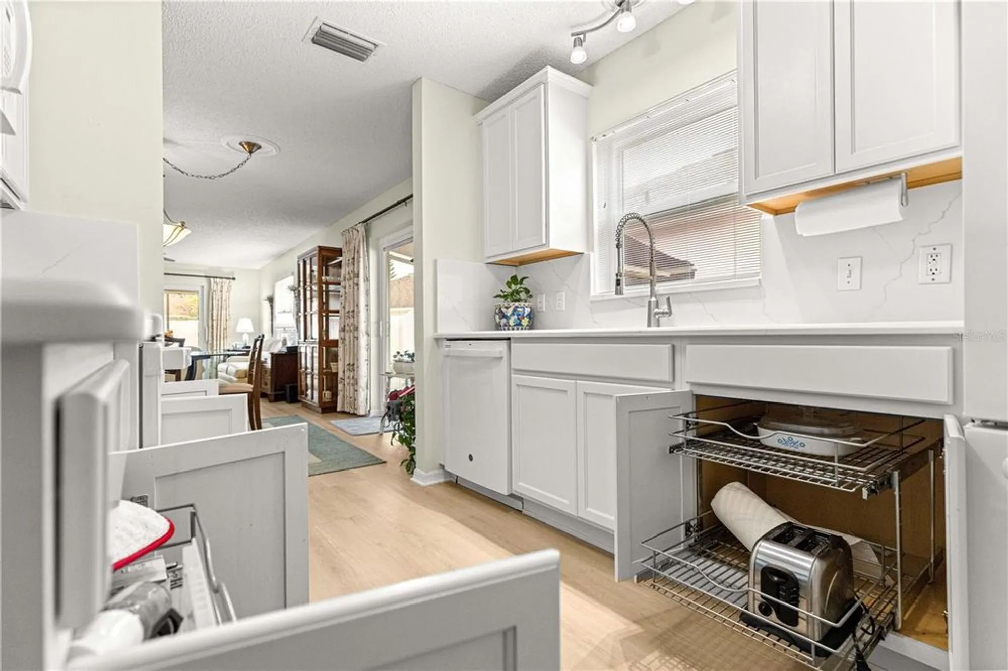 Property Slideshow image 24 of 31 | 729 hernandez dr, The Villages, FL, 32159