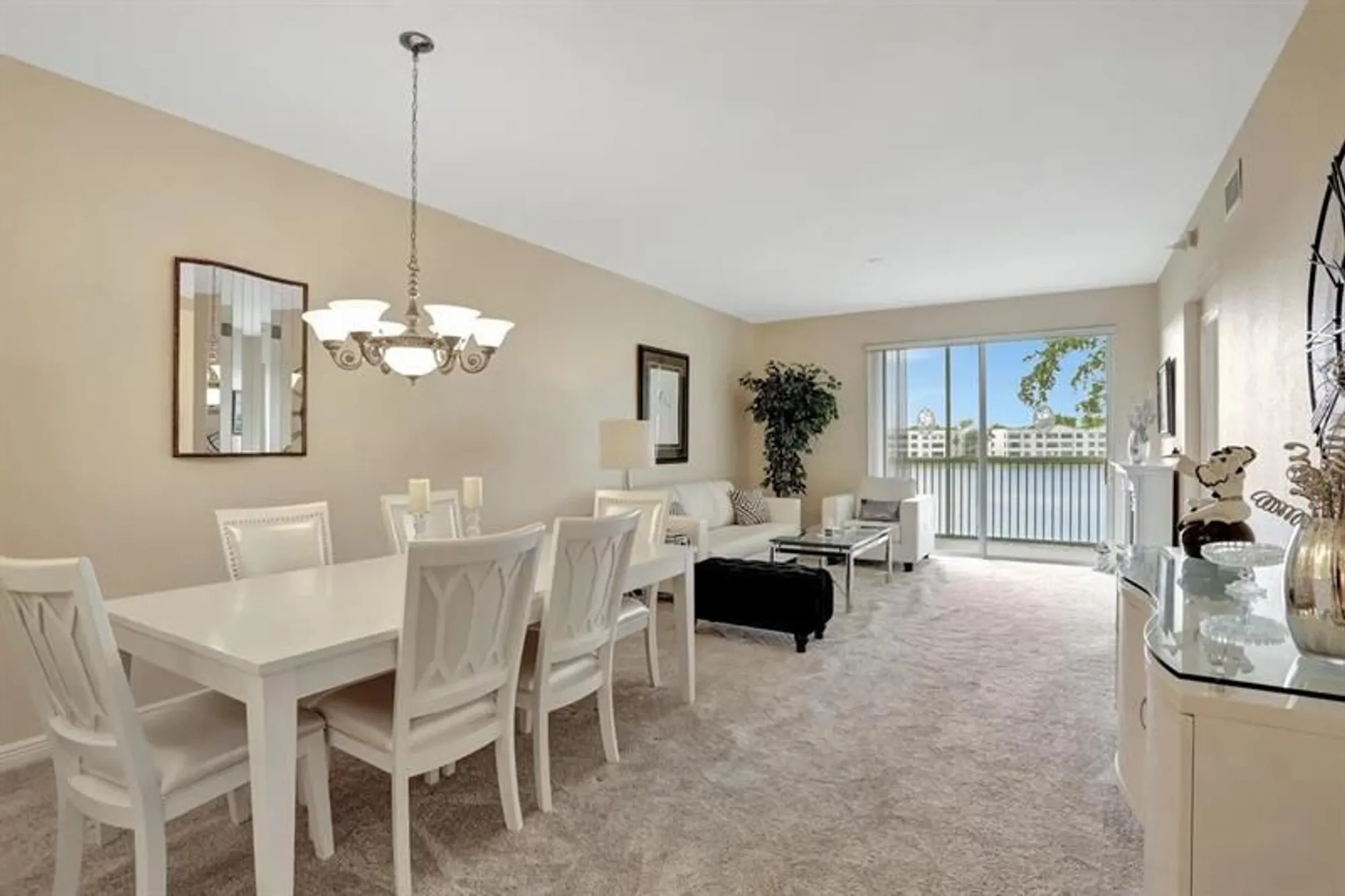 Property Slideshow image 8 of 13 | 7611 southampton ter 211, Tamarac, FL, 33321