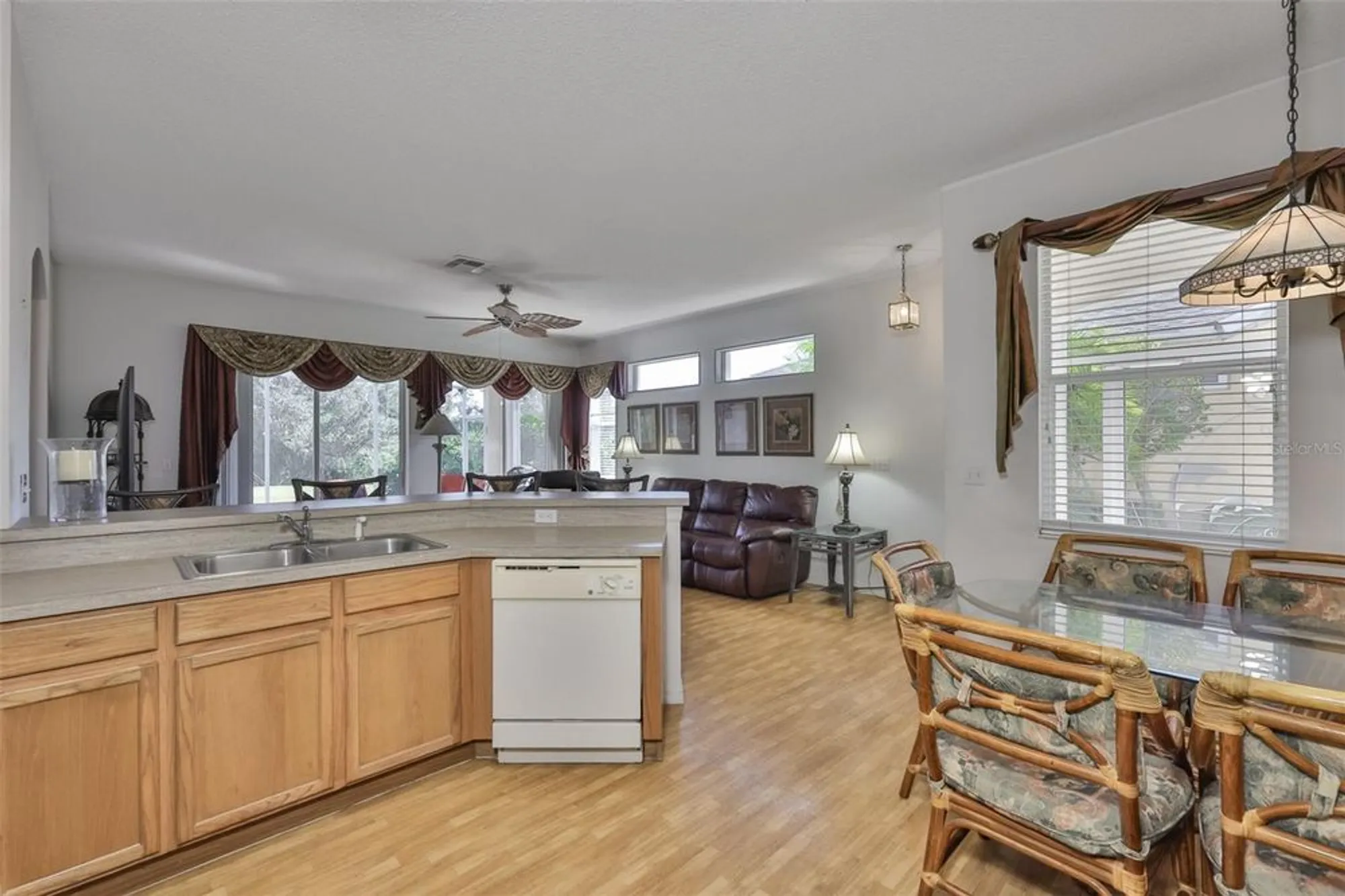 Property Slideshow image 5 of 69 | 1219 fairway greens dr, Sun City Center, FL, 33573