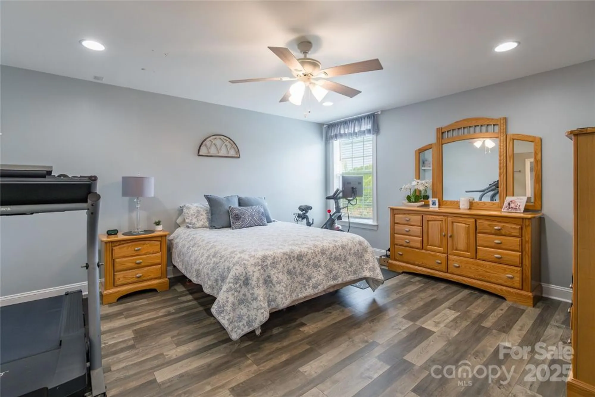 Property Slideshow image 34 of 46 | 208 canoe pole ln, Mooresville, NC, 28117