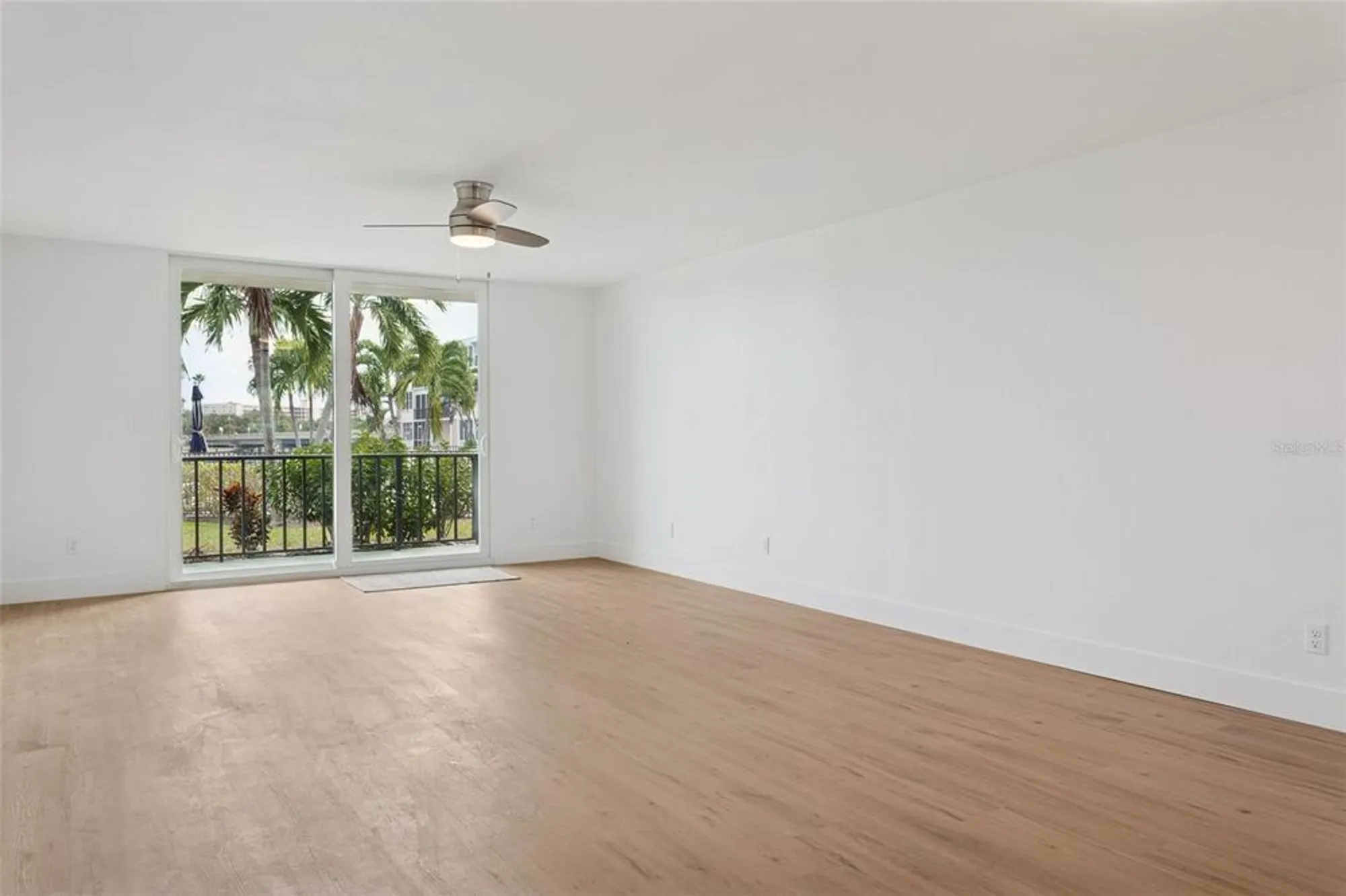 Property Slideshow image 17 of 25 | 7405 bay island dr 123, South Pasadena, FL, 33707