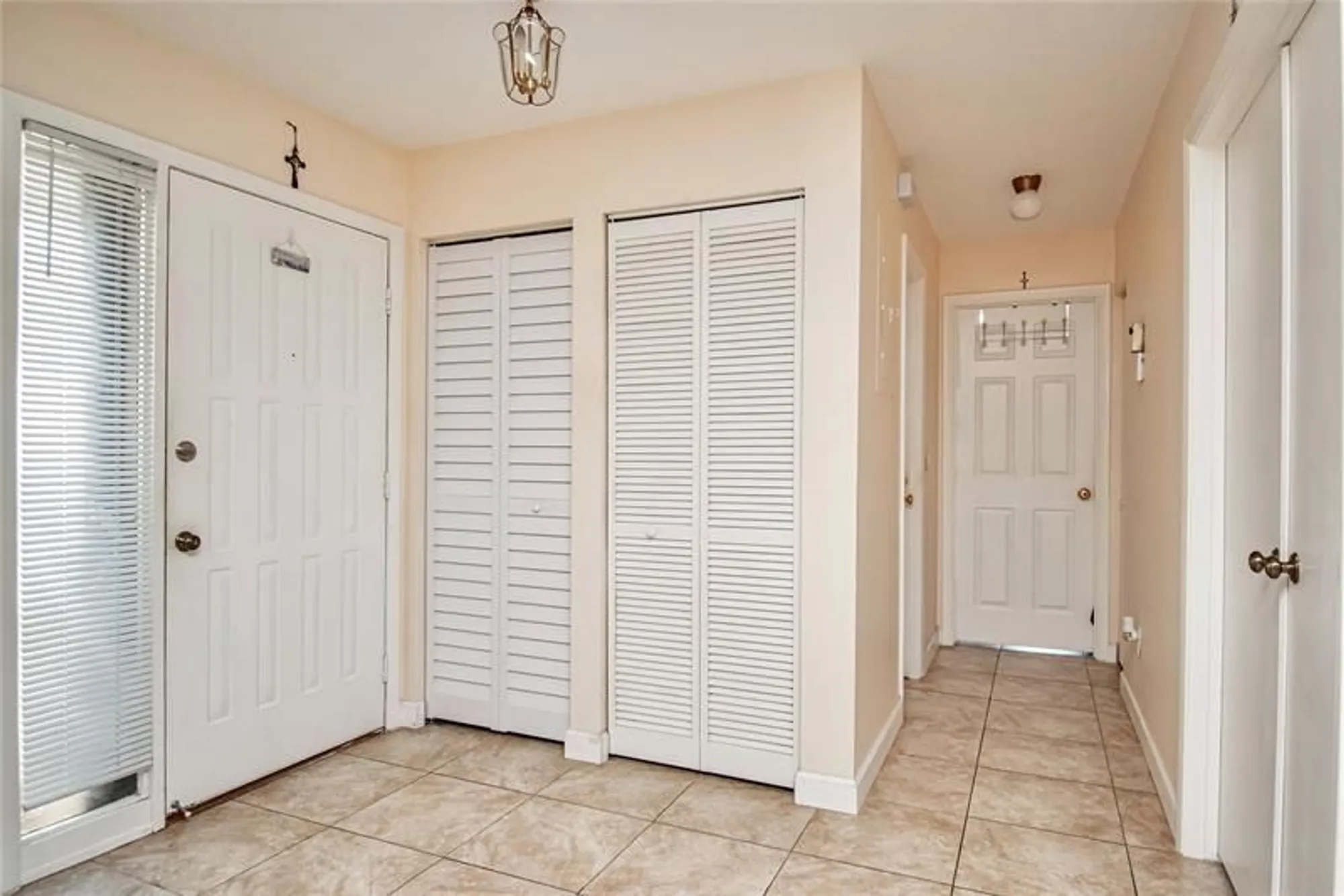 Property Slideshow image 23 of 64 | 381 ottawa ct, Royal Palm Beach, FL, 33411