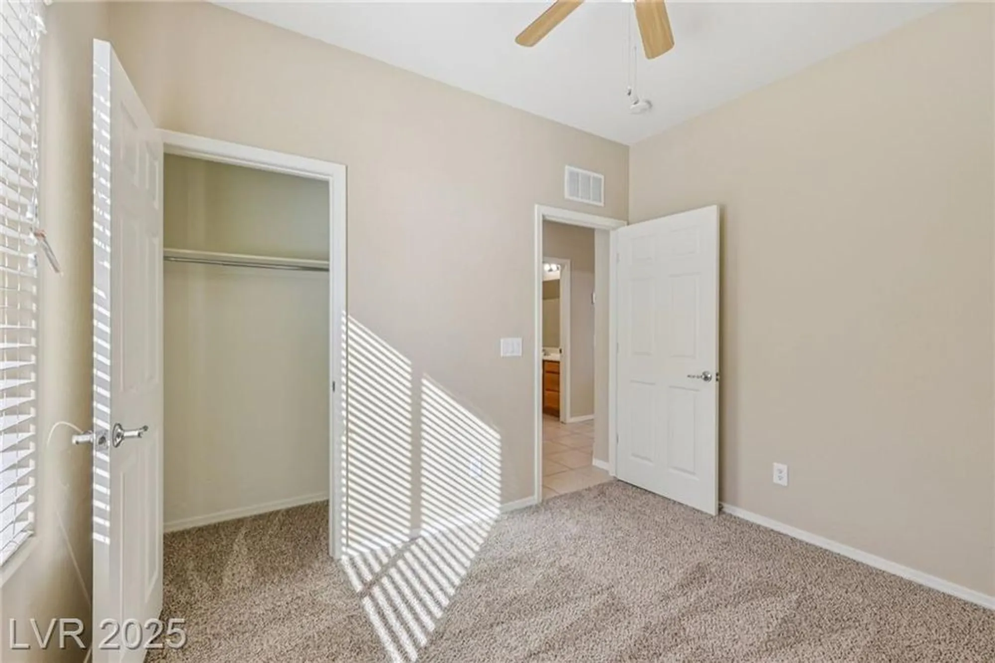 Property Slideshow image 38 of 48 | 3369 hackney horse ct, Las Vegas, NV, 89122