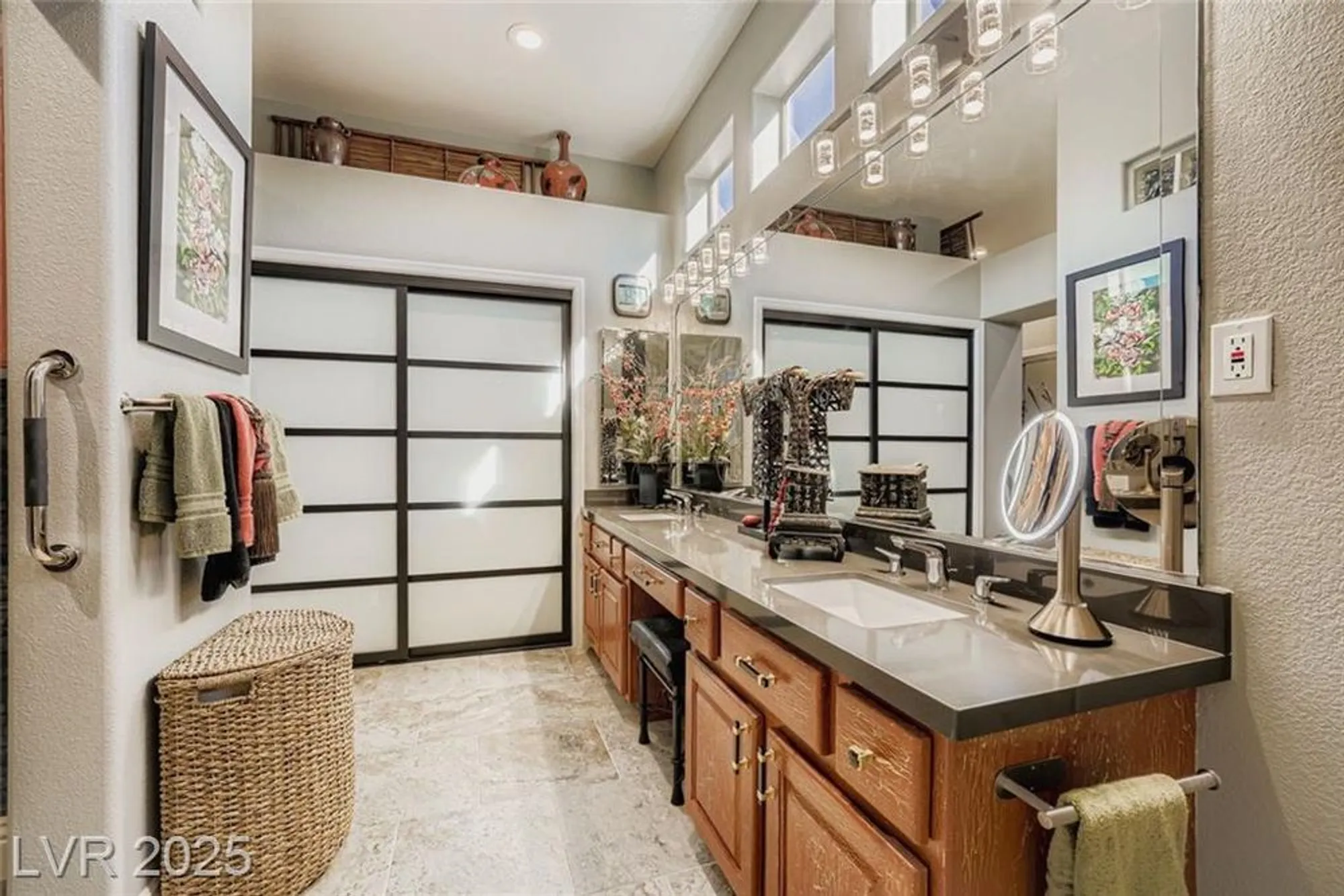 Property Slideshow image 20 of 28 | 9100 garden view dr, Las Vegas, NV, 89134