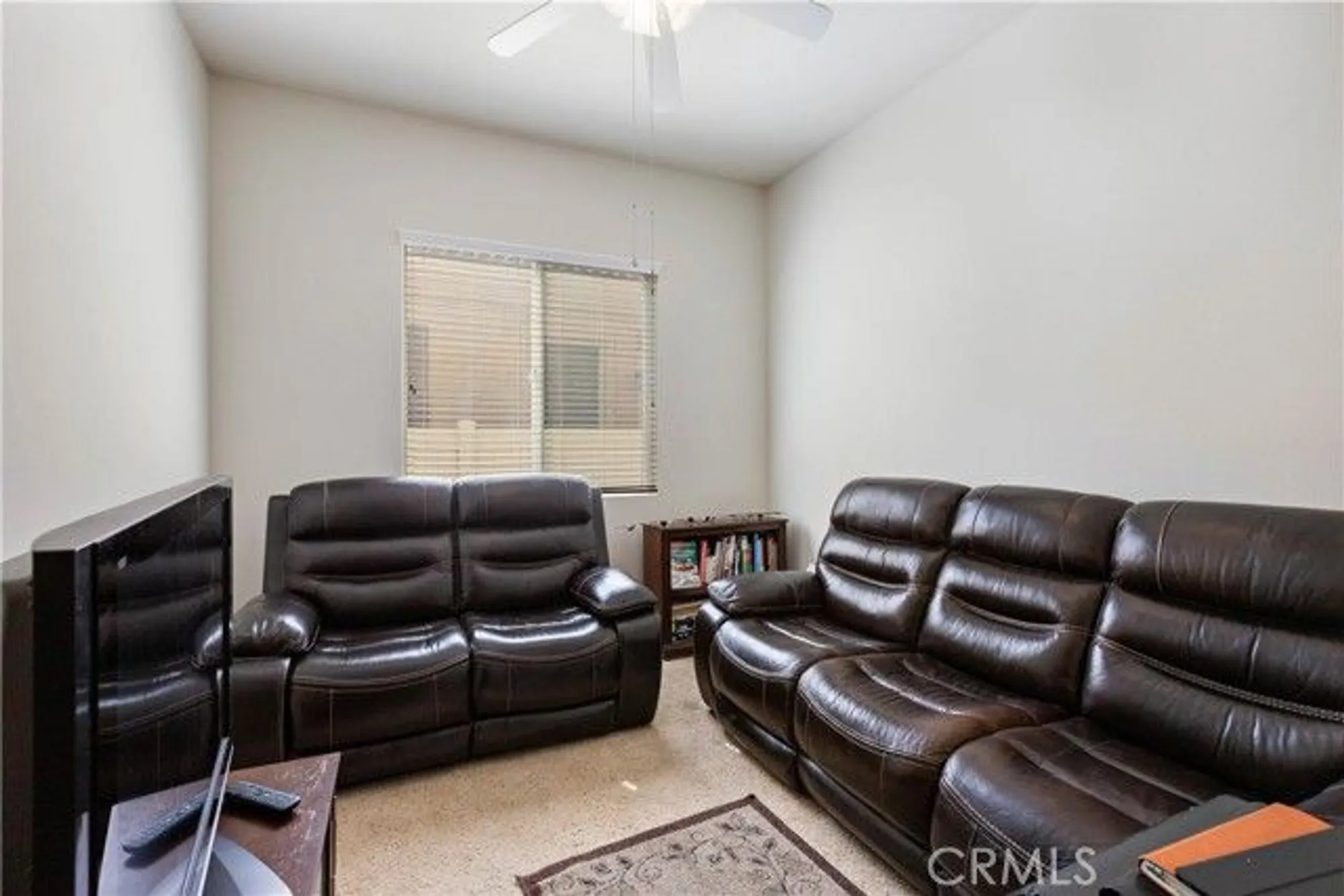 Property Slideshow image 22 of 37 | 10041 wilmington ln, Apple Valley, CA, 92308