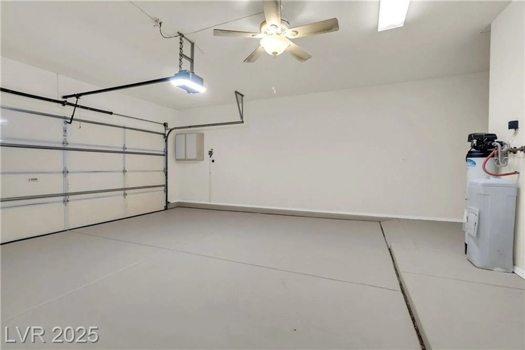 Property Slideshow image 21 of 26 | 2501 maddington dr, Las Vegas, NV, 89134