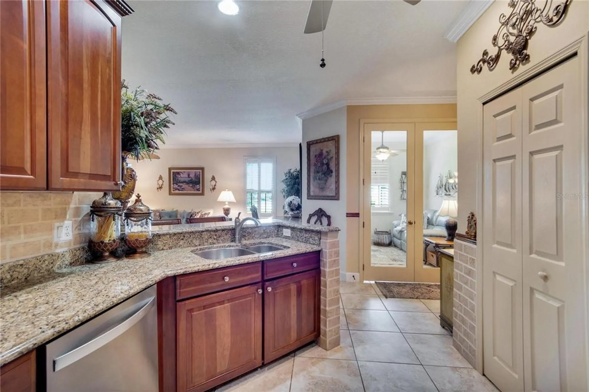 Property Slideshow image 15 of 67 | 204 mystic falls dr, Apollo Beach, FL, 33572