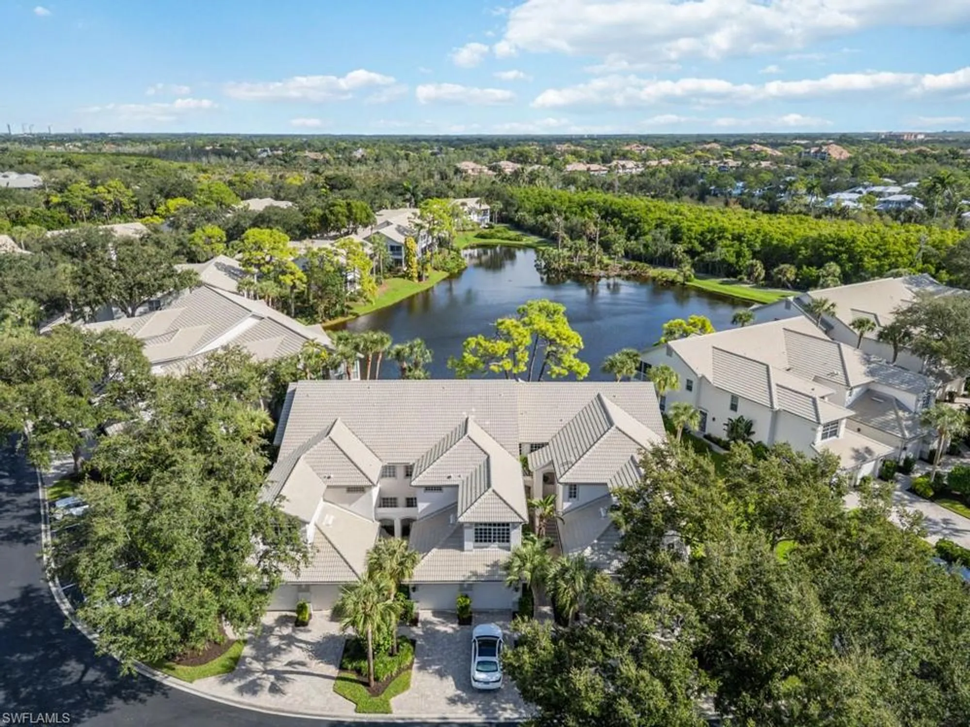 Property Slideshow image 2 of 42 | 27071 lake harbor ct 203, Bonita Springs, FL, 34134