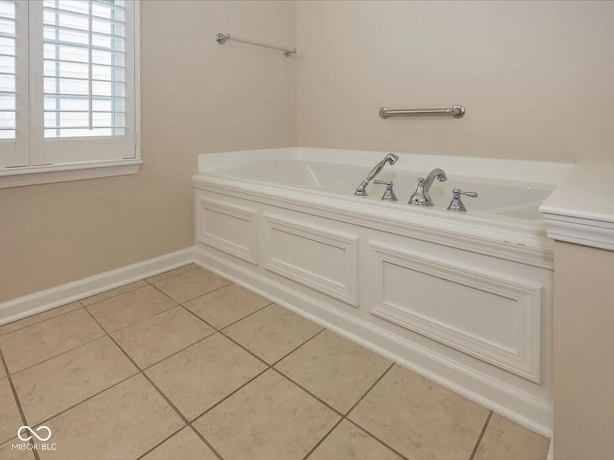 Property Slideshow image 36 of 50 | 16160 brookmere ave, Fishers, IN, 46037