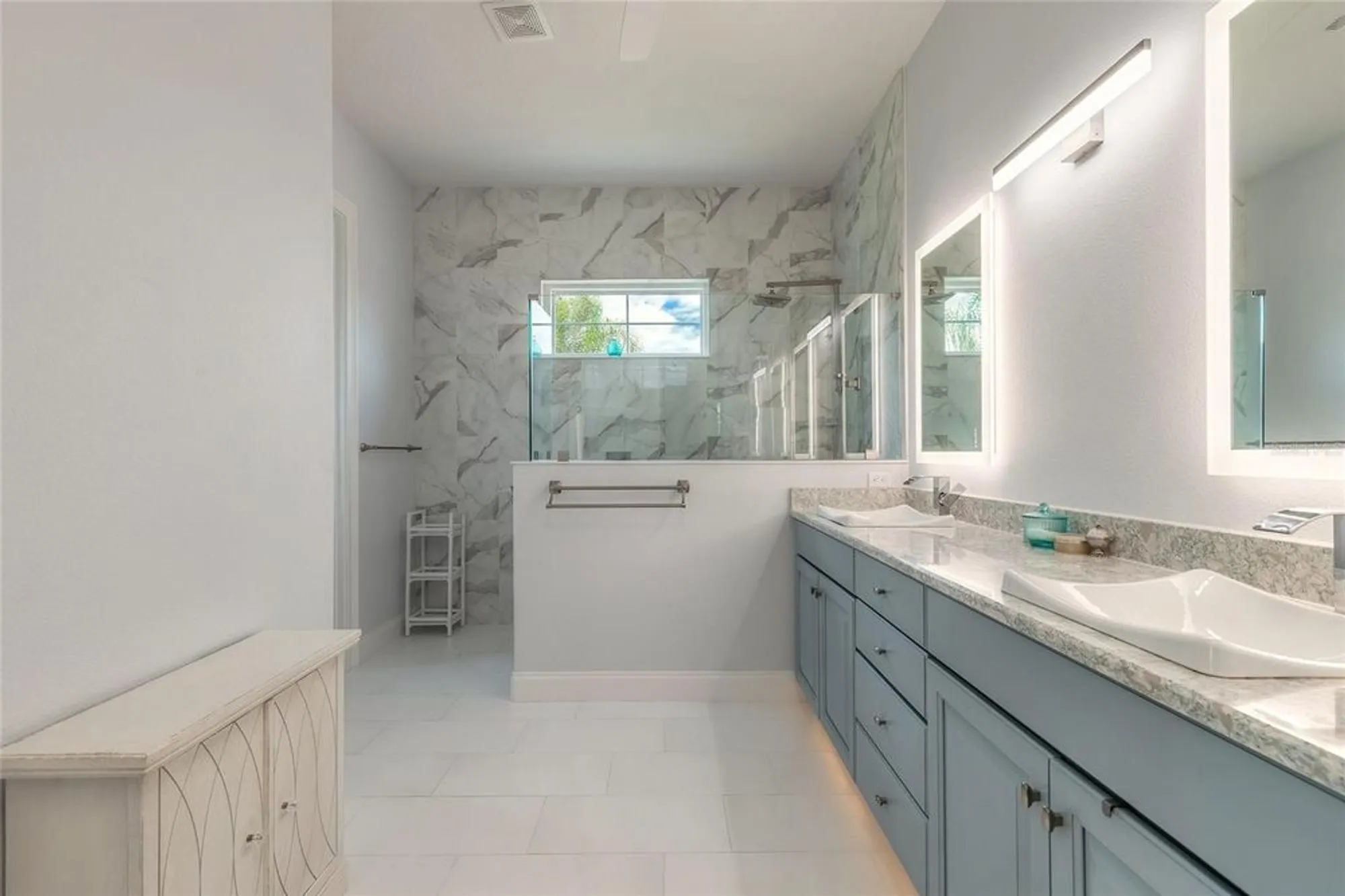 Property Slideshow image 17 of 67 | 2816 e venetian lake cir, New Smyrna Beach, FL, 32168