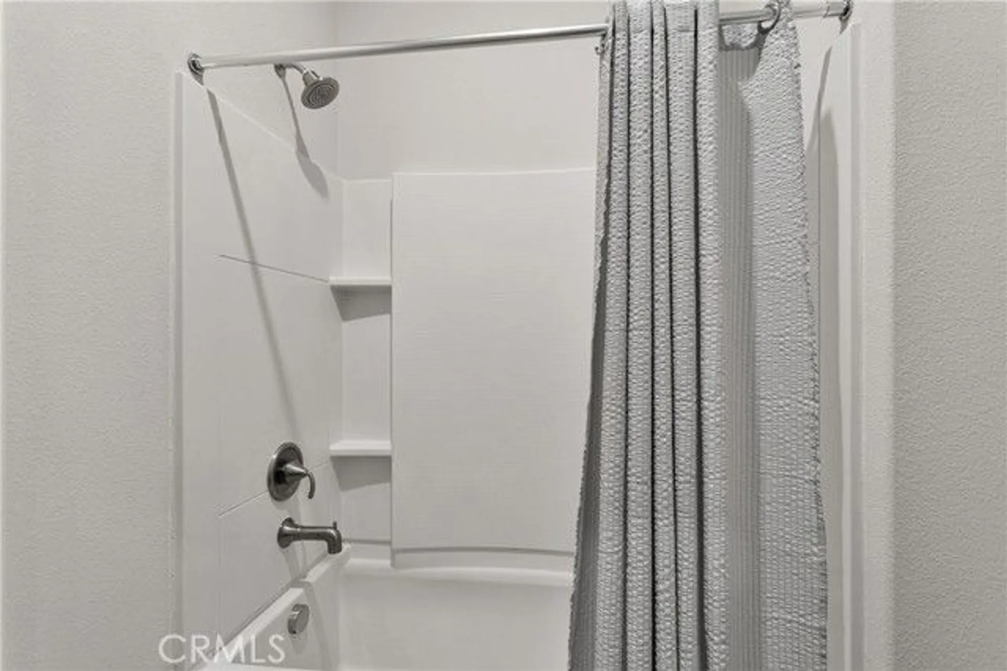 Property Slideshow image 24 of 49 | 19255 castana st, Apple Valley, CA, 92308