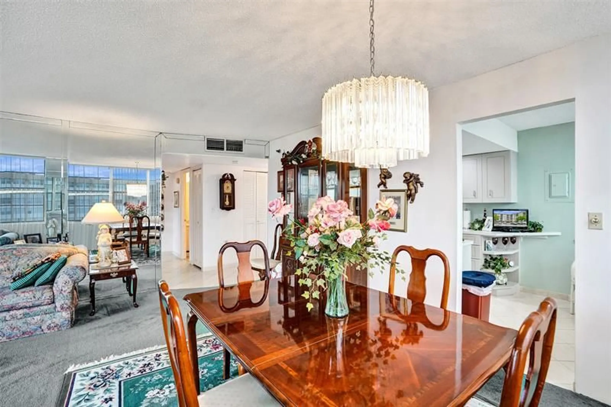 Property Slideshow image 14 of 71 | 1100 saint charles pl 612, Pembroke Pines, FL, 33026