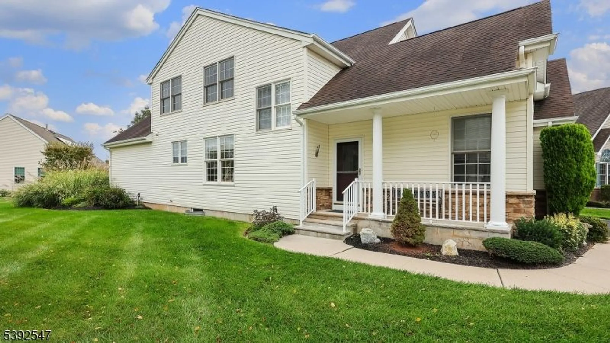 Property Slideshow image 4 of 38 | 13 bray ct, Somerset, NJ, 08873