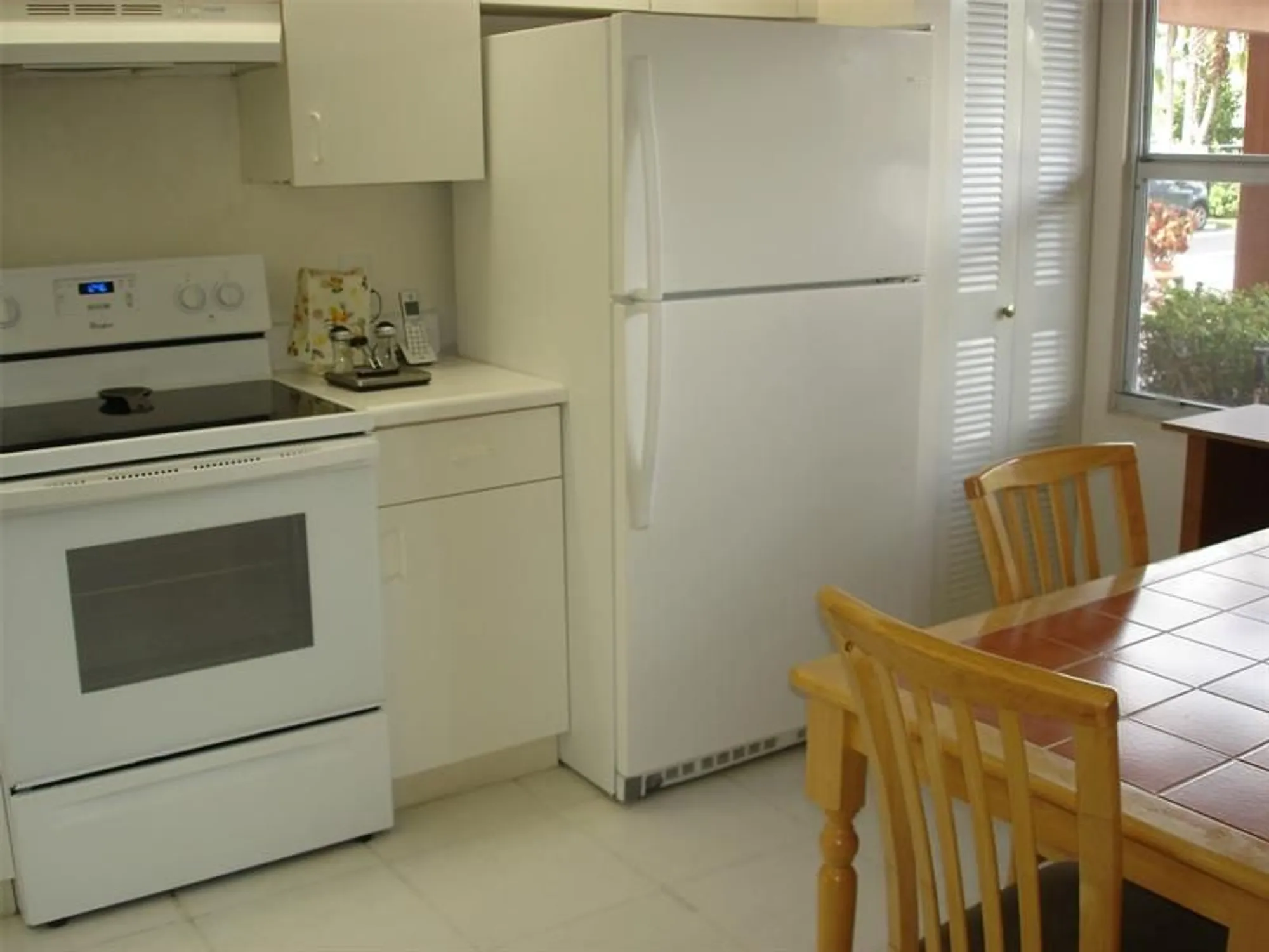 Property Slideshow image 7 of 13 | 571 sw 142nd ave apt 106, Pembroke Pines, FL, 33027