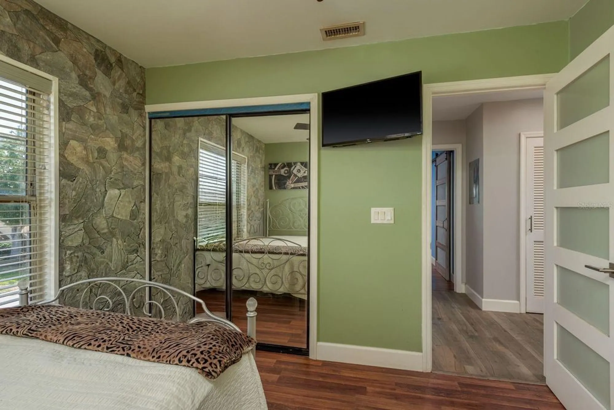 Property Slideshow image 13 of 18 | 1250 s pinellas ave apt 214, Tarpon Springs, FL, 34689