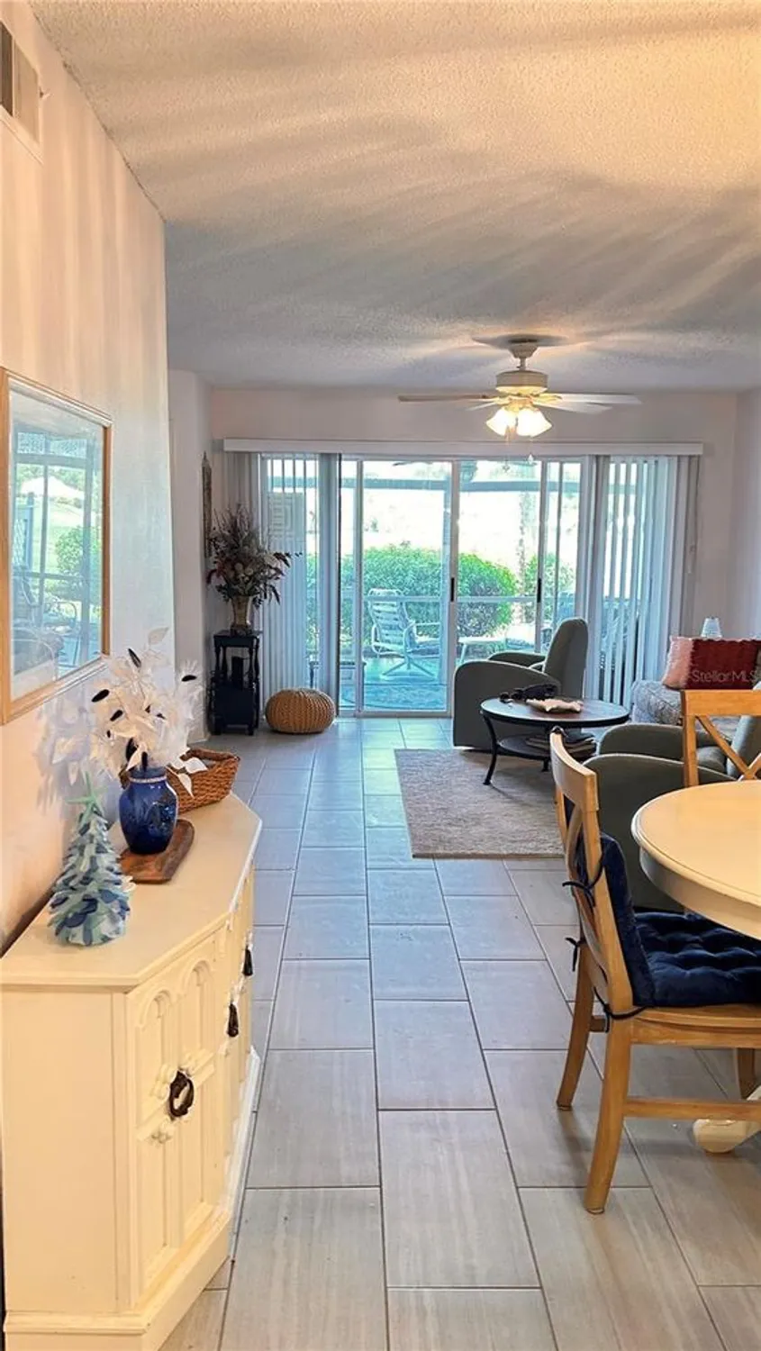 Property Slideshow image 20 of 31 | 433 cerromar ln 331, Venice, FL, 34293