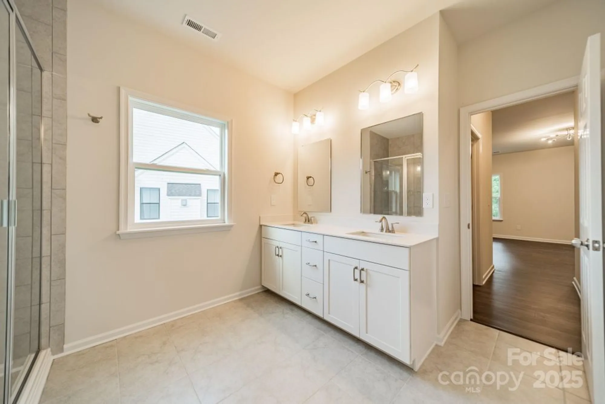 Property Slideshow image 8 of 48 | 6034 jepson ct, Charlotte, NC, 28214