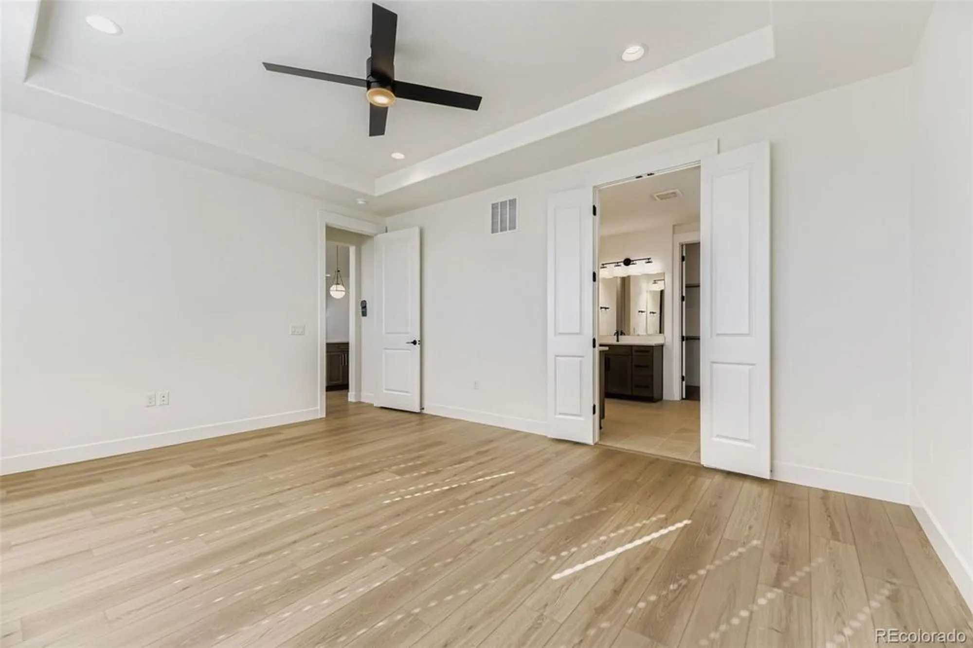 Property Slideshow image 14 of 28 | 9046 s shawnee ct, Aurora, CO, 80016