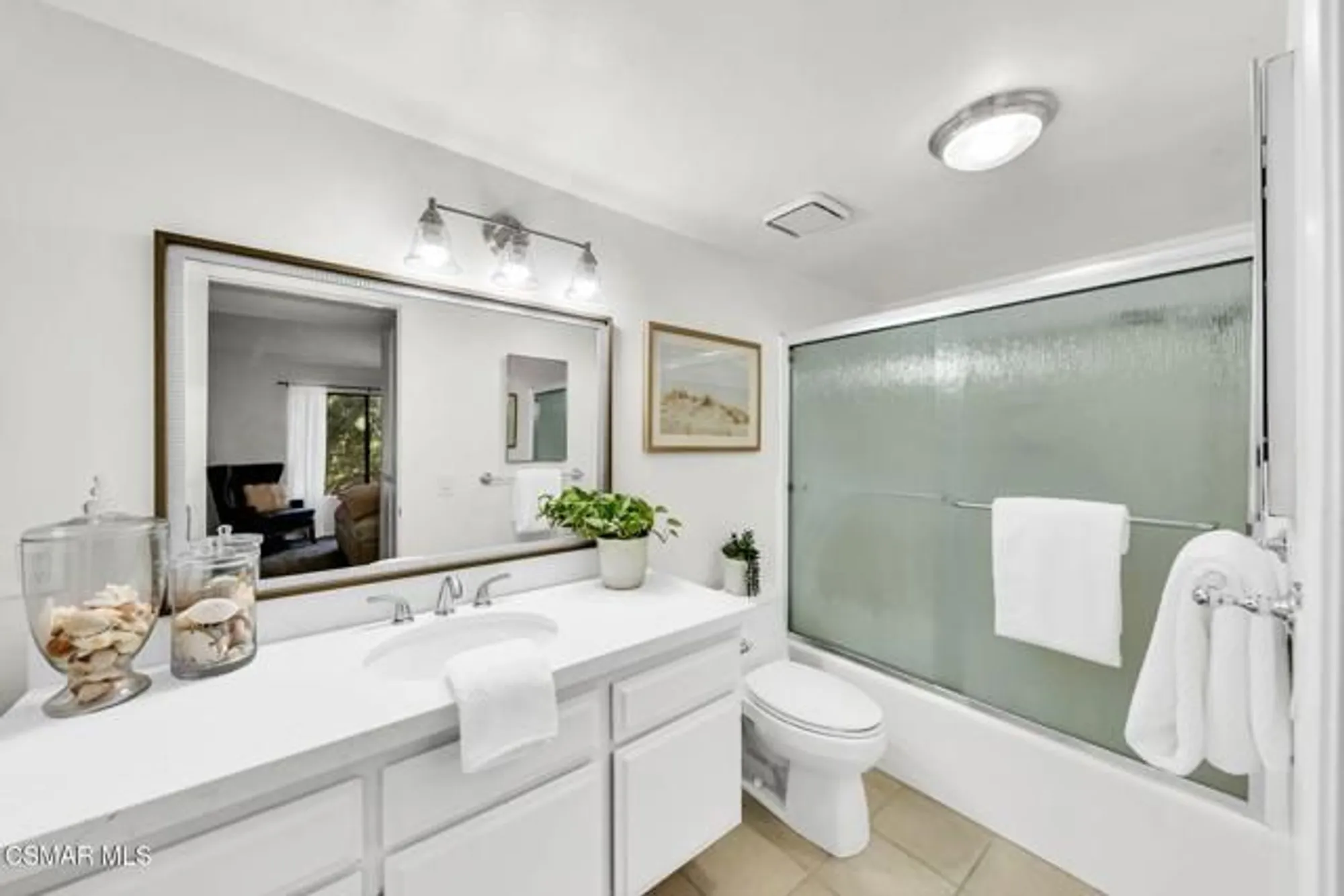 Property Slideshow image 28 of 54 | 769 birchpark cir 203, Thousand Oaks, CA, 91360