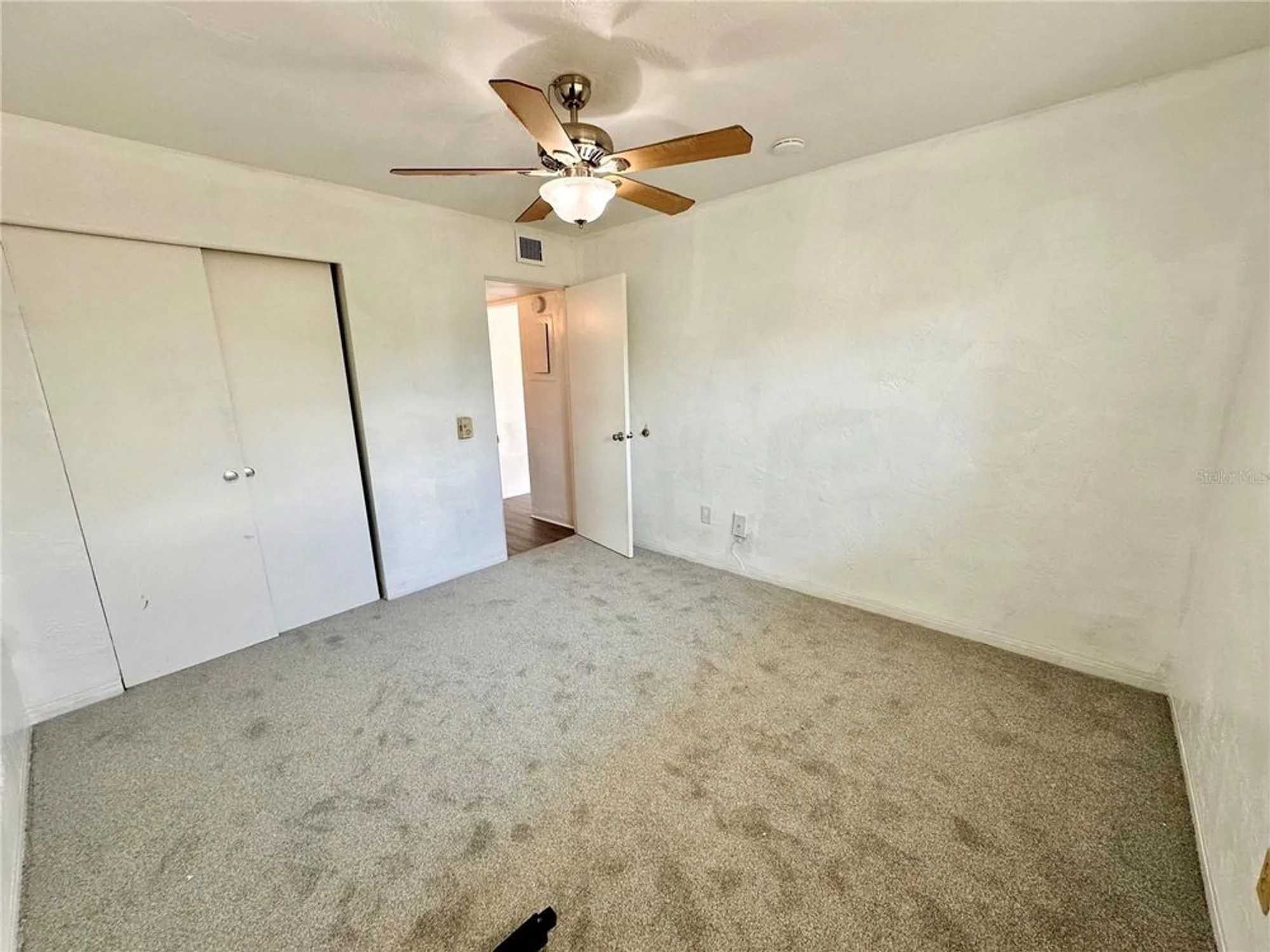 Property Slideshow image 14 of 43 | 2454 australia way 12, Clearwater, FL, 33763