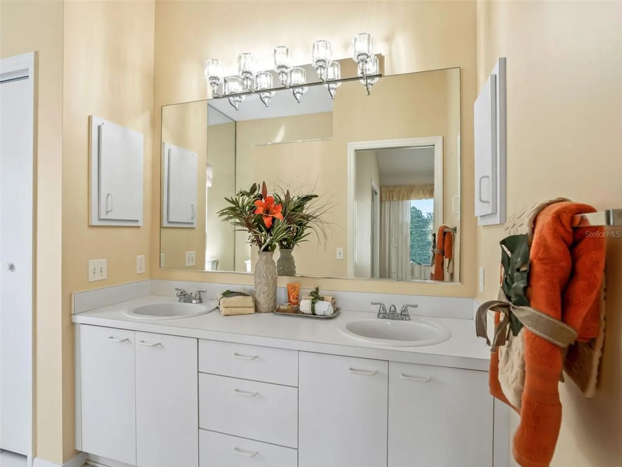 Property Slideshow image 33 of 51 | 1013 del rio dr, Lady Lake, FL, 32159