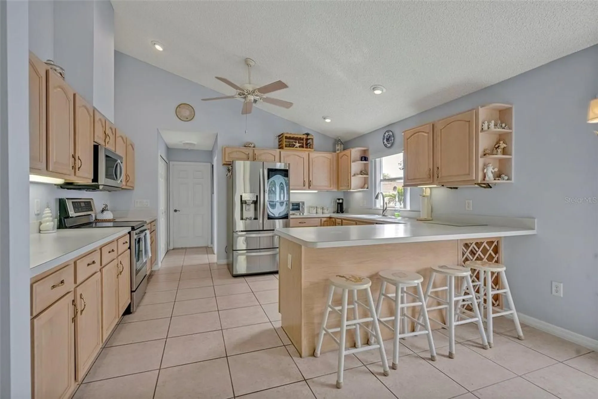 Property Slideshow image 17 of 52 | 25057 riverwalk dr, Leesburg, FL, 34748