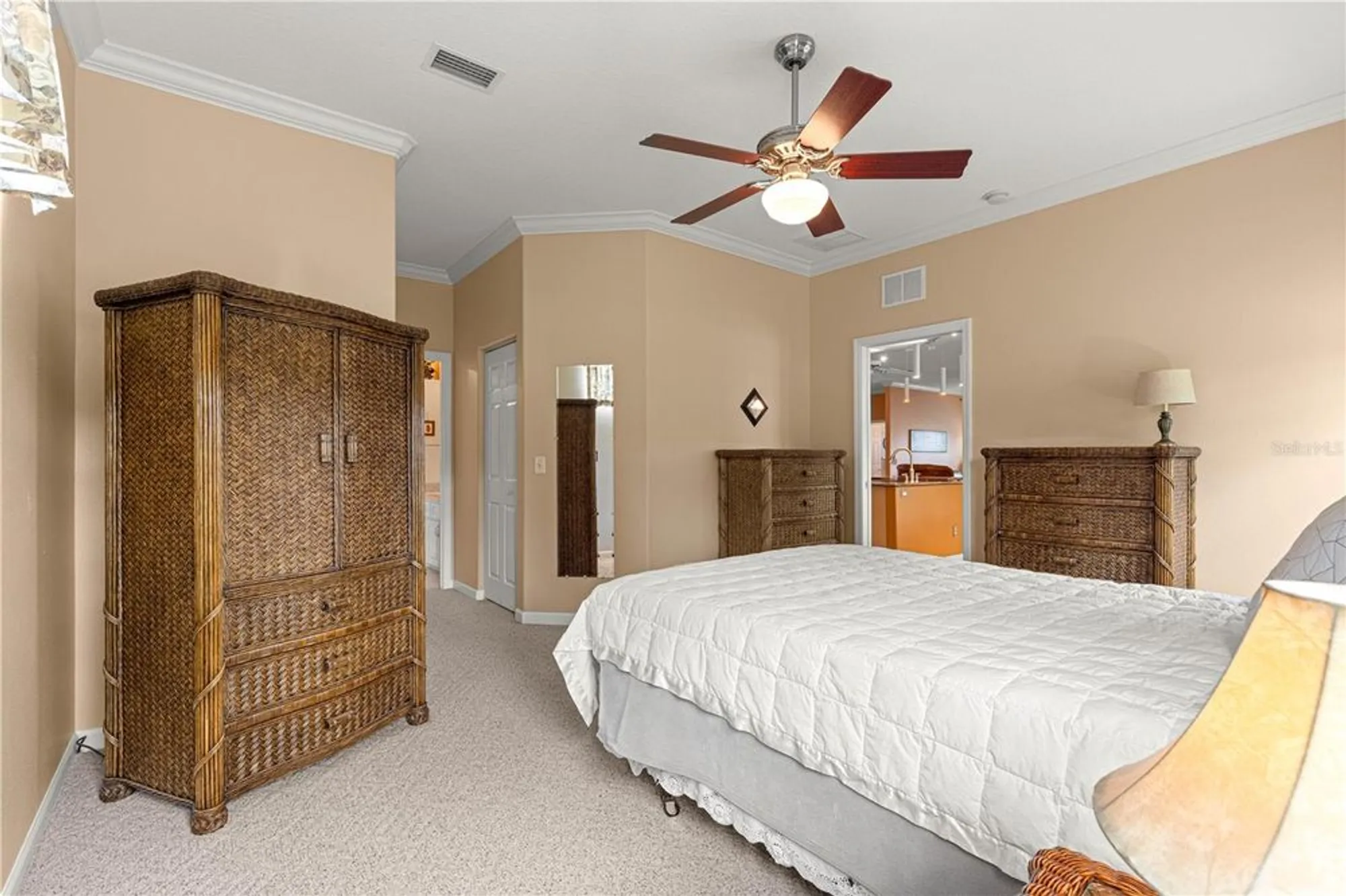 Property Slideshow image 17 of 50 | 5543 nw 25th loop, Ocala, FL, 34482
