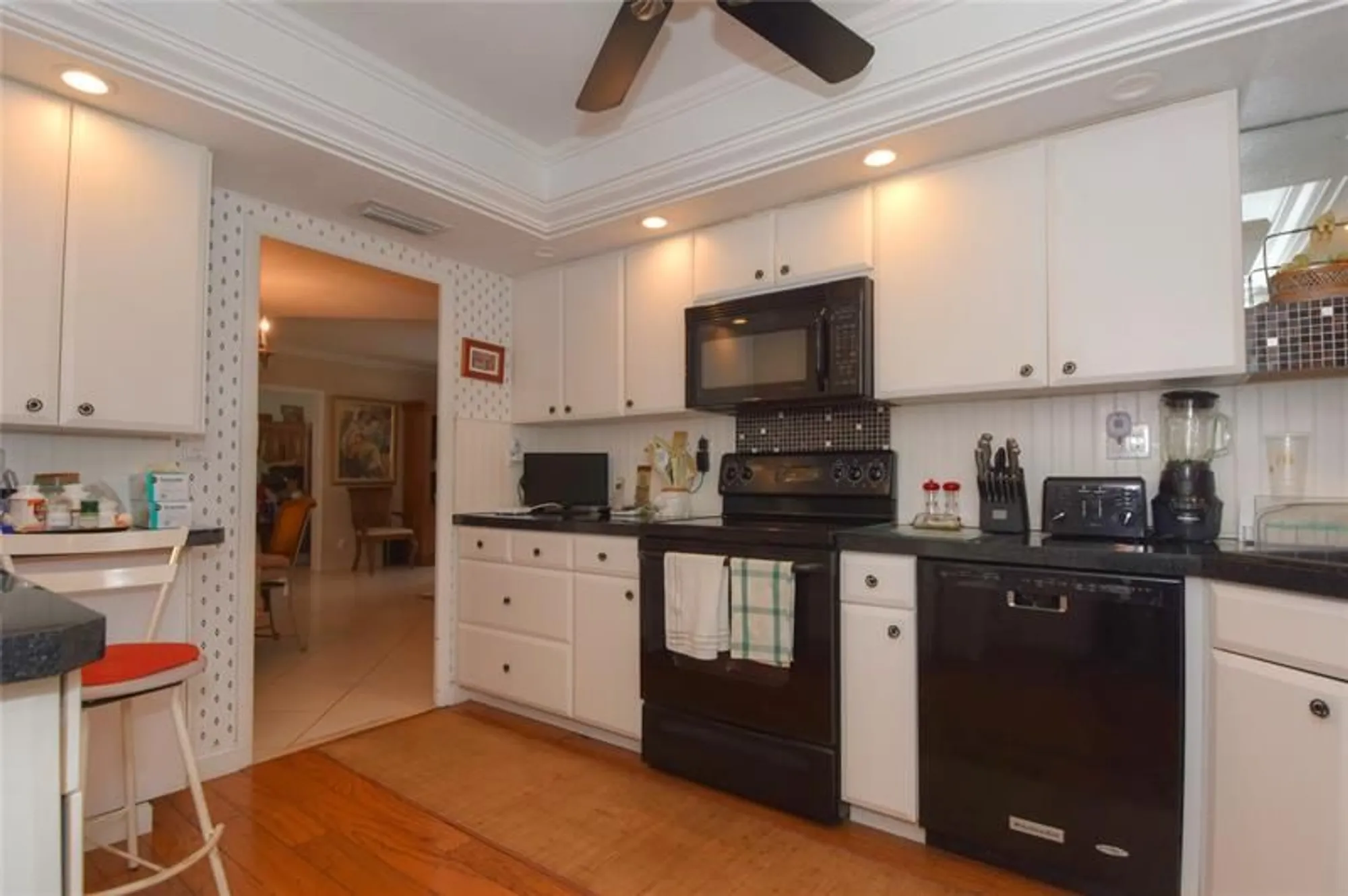 Property Slideshow image 11 of 41 | 3333 ne 34th st 1401, Fort Lauderdale, FL, 33308