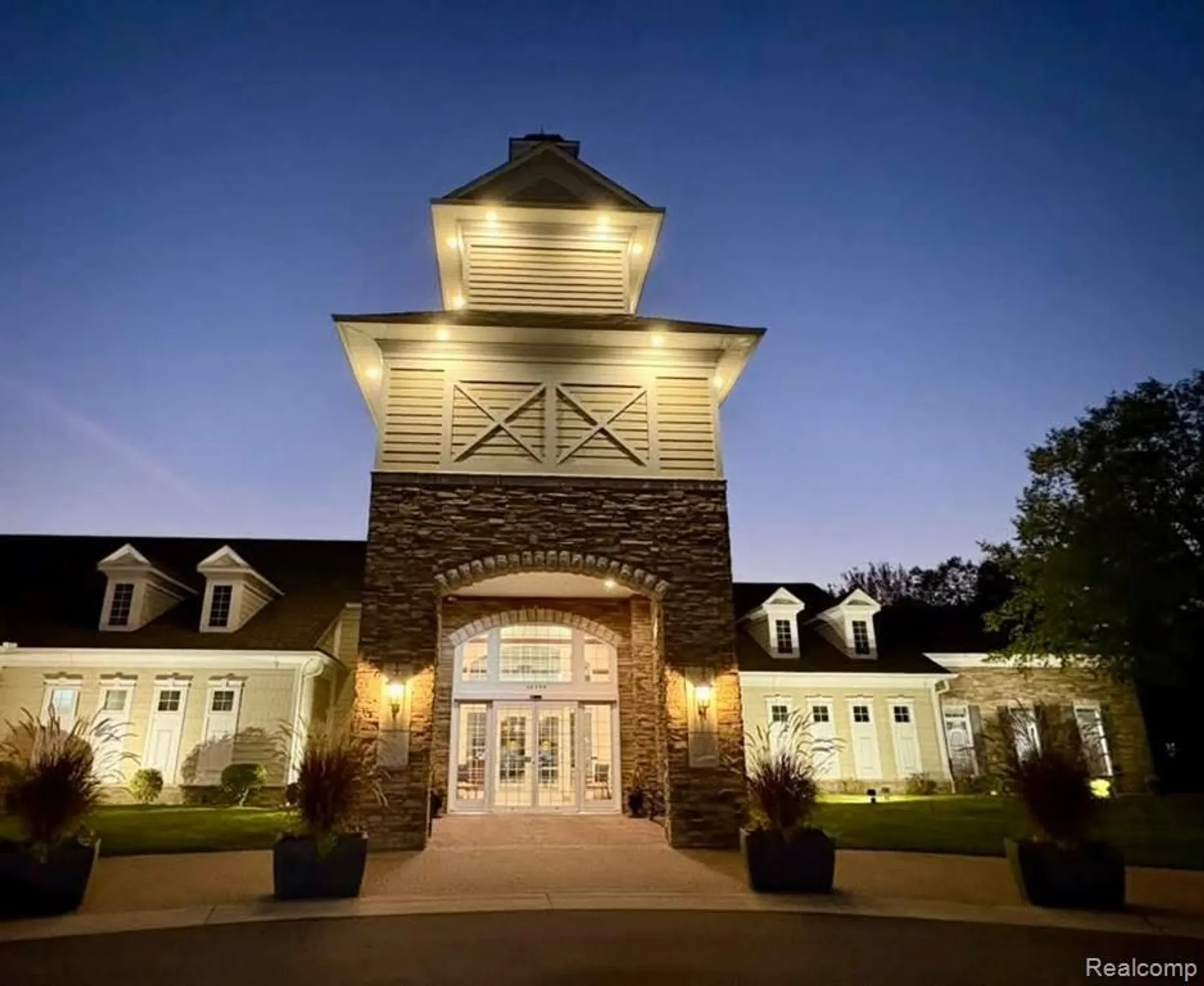 Property Slideshow image 51 of 51 | 27176 walloon way, Brownstown Twp, MI, 48134