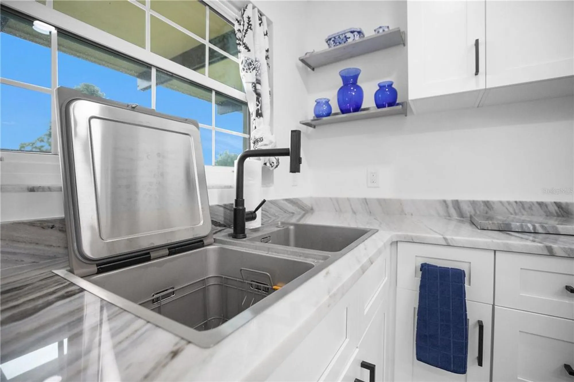 Property Slideshow image 10 of 56 | 1701 pinehurst rd 33e, Dunedin, FL, 34698