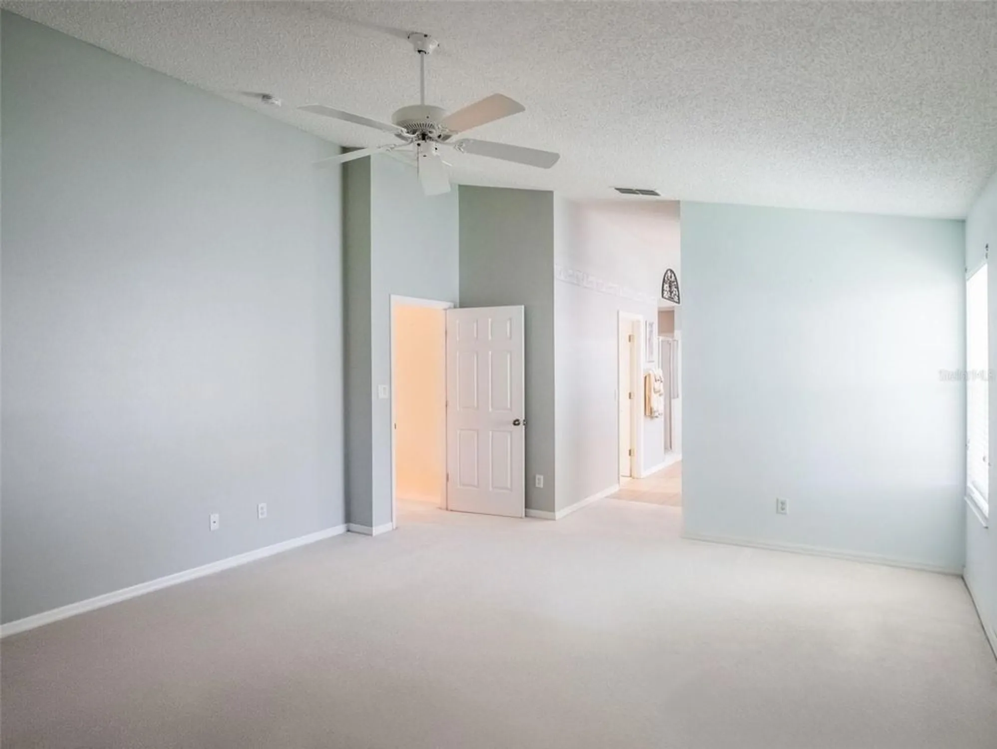 Property Slideshow image 19 of 36 | 25243 river crest dr, Leesburg, FL, 34748