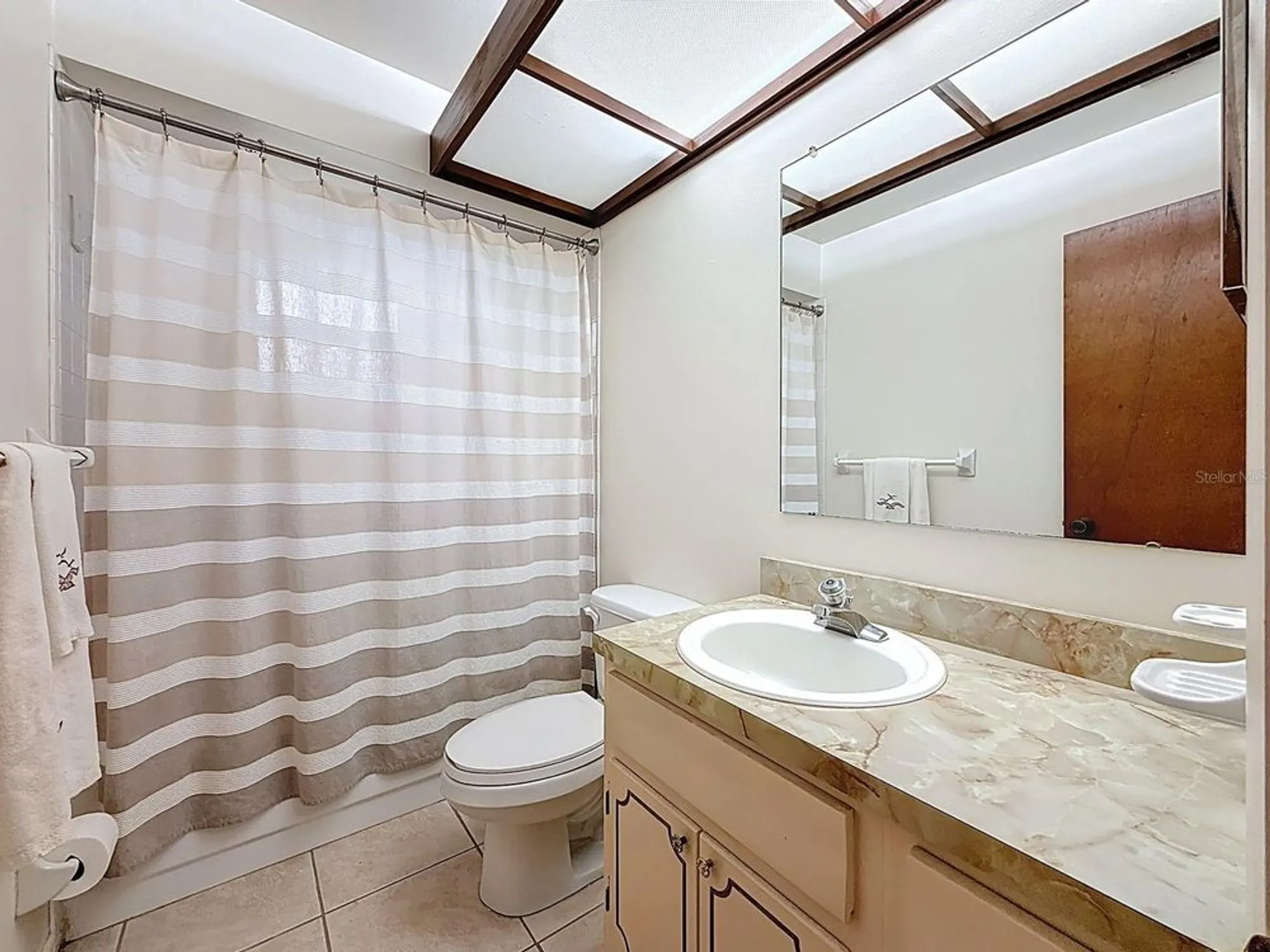Property Slideshow image 18 of 20 | 1160 orange tree cir d, Palm Harbor, FL, 34684