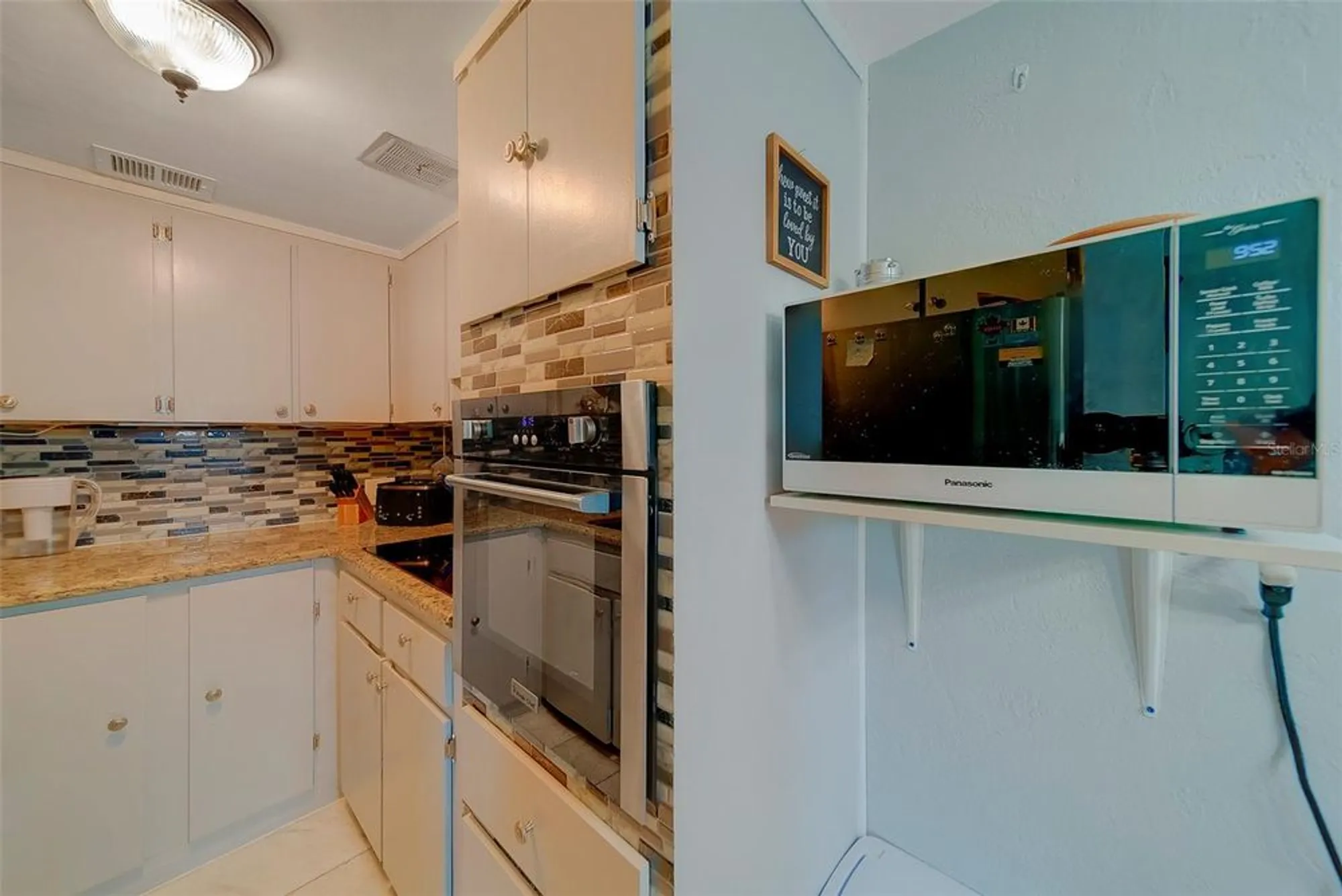 Property Slideshow image 18 of 55 | 2433 brazilia dr apt 5, Clearwater, FL, 33763