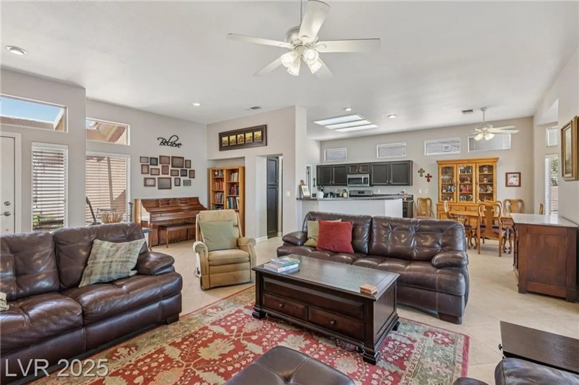Property Slideshow image 11 of 56 | 10428 villa ridge dr, Las Vegas, NV, 89134