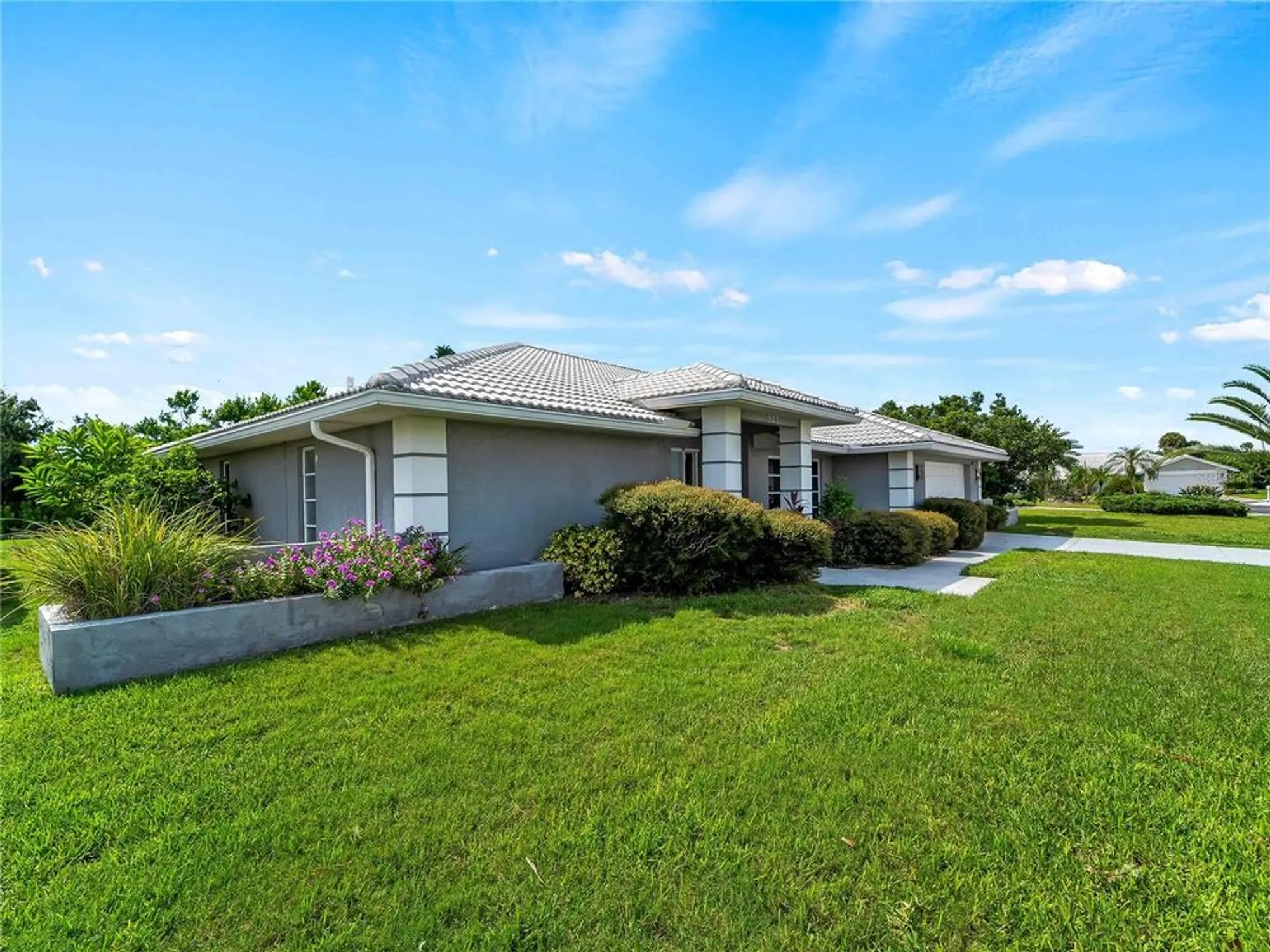 Property Slideshow image 49 of 61 | 523 warwick dr, Venice, FL, 34293