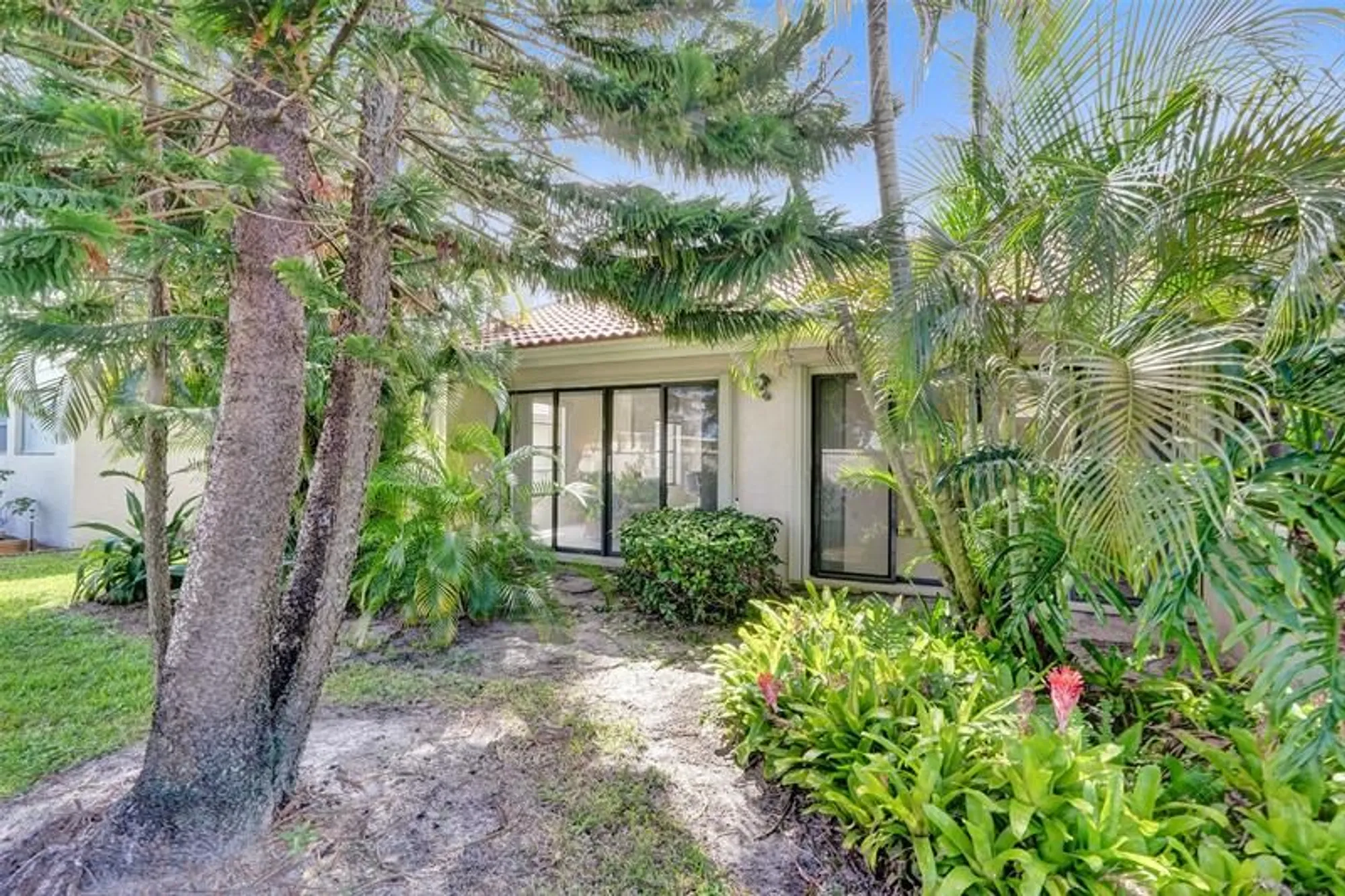 Property Slideshow image 4 of 33 | 8860 boatswain dr, Boynton Beach, FL, 33436