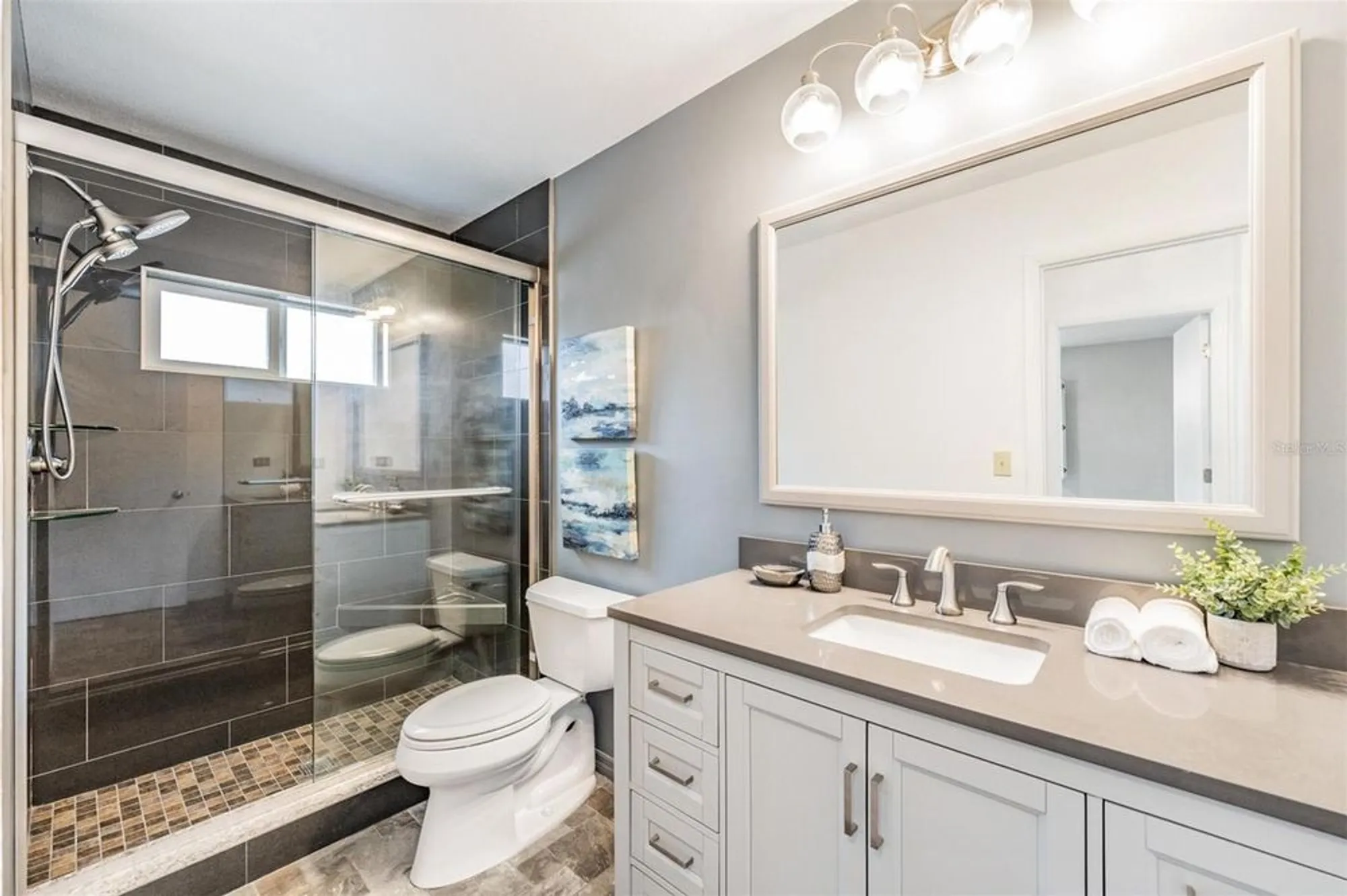 Property Slideshow image 17 of 26 | 2820 lomond dr, Palm Harbor, FL, 34684