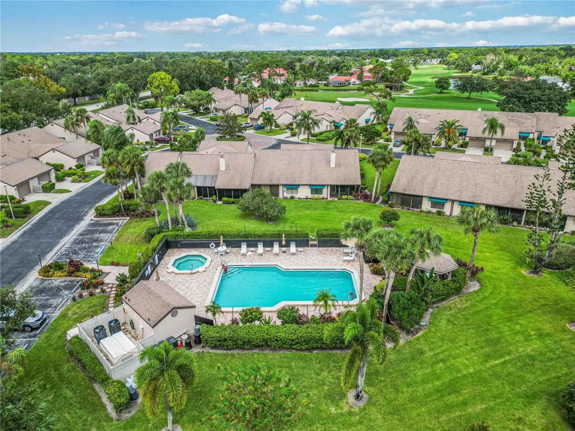 Property Slideshow image 31 of 60 | 6085 clubside dr, Sarasota, FL, 34243