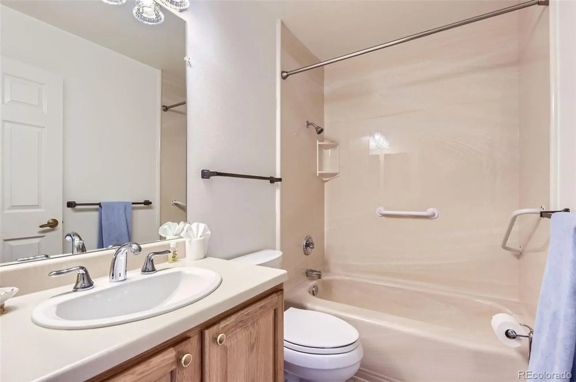 Property Slideshow image 14 of 27 | 13940 e linvale pl, Aurora, CO, 80014