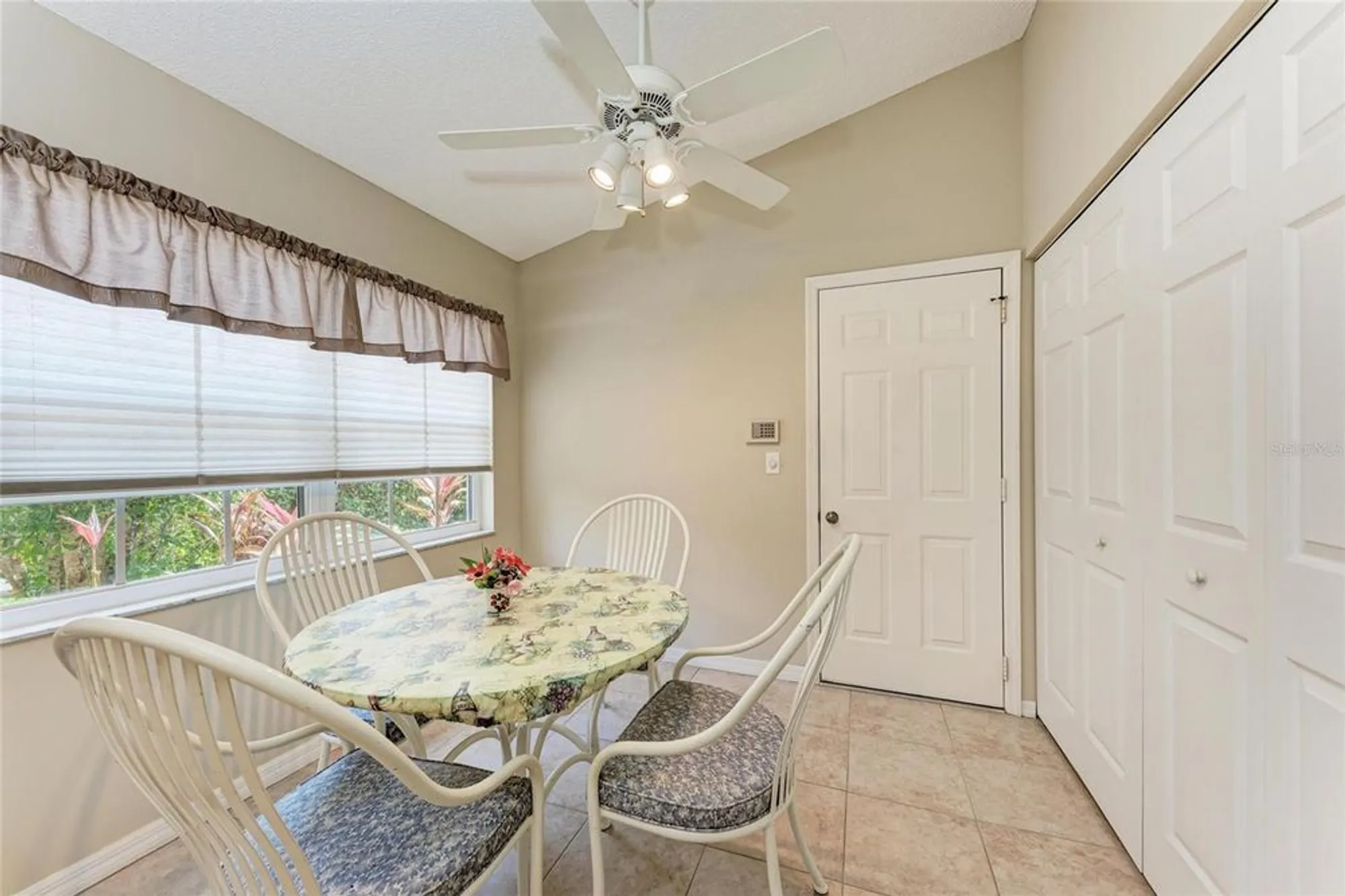 Property Slideshow image 16 of 43 | 5513 83rd ter, Sarasota, FL, 34243