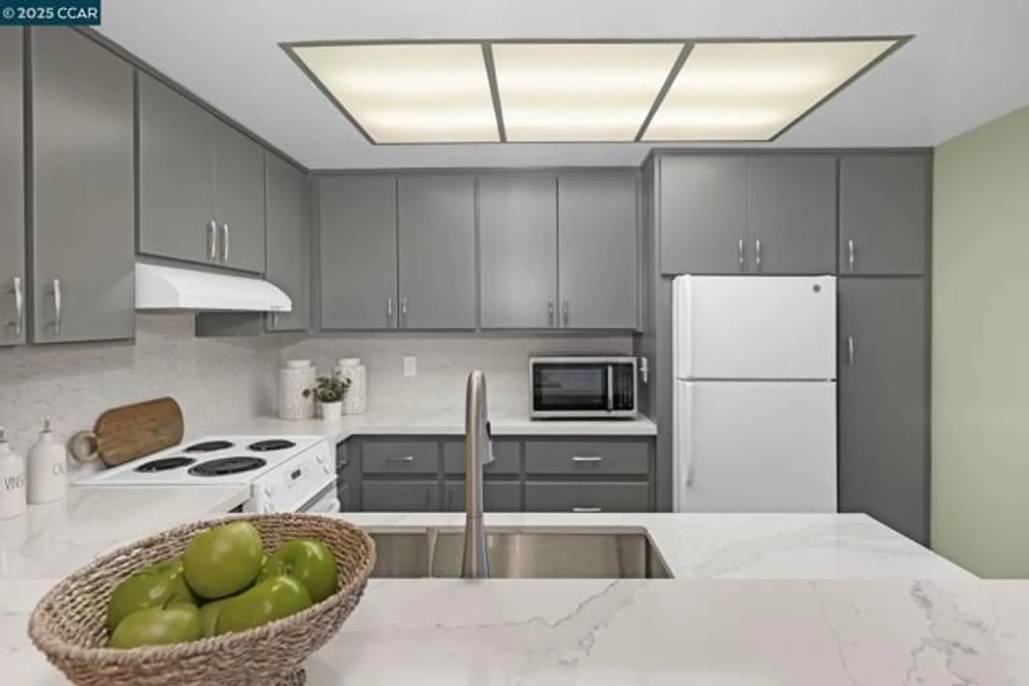 Property Slideshow image 6 of 29 | 1116 running springs rd 2, Walnut Creek, CA, 94595