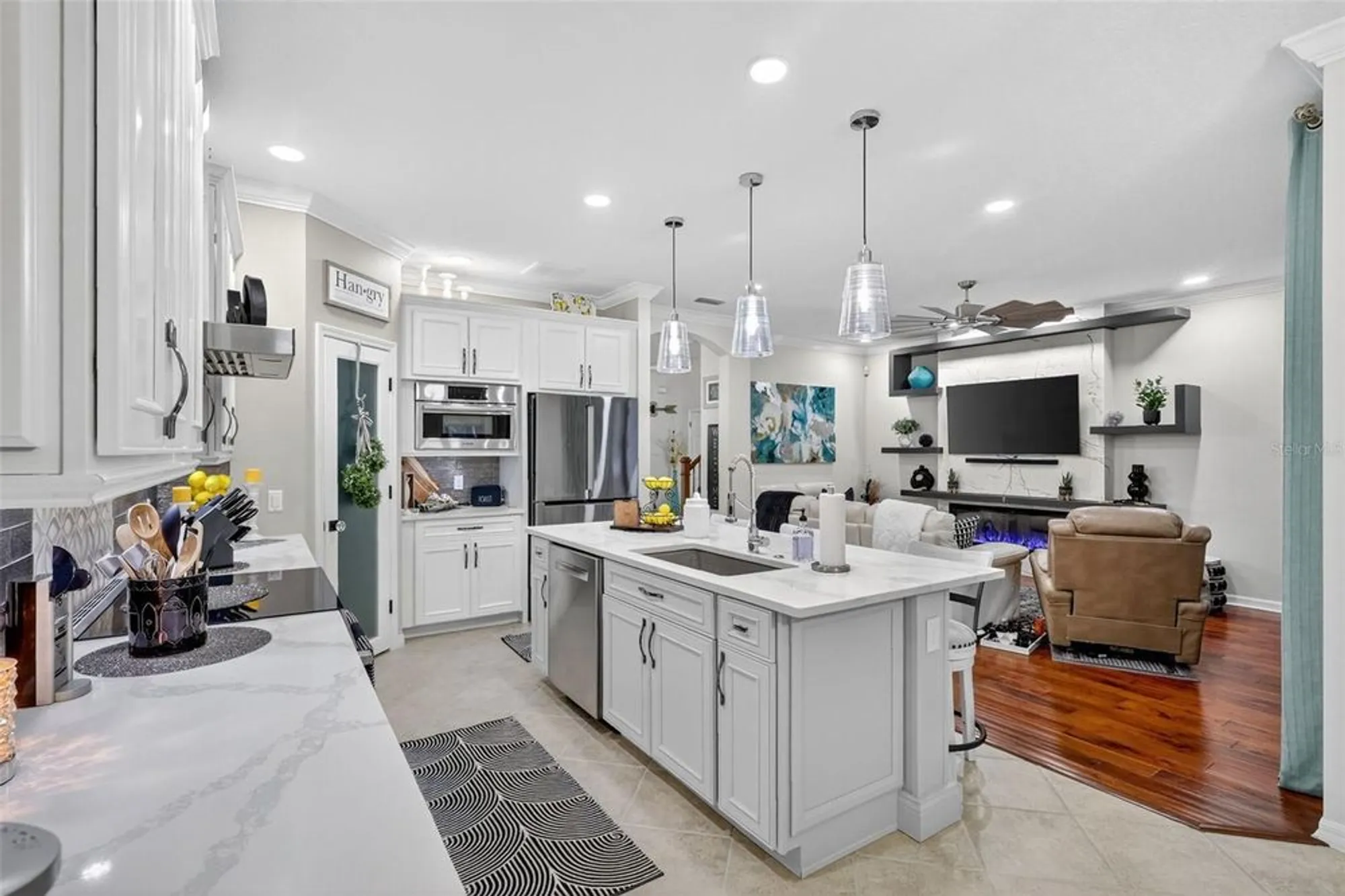 Property Slideshow image 36 of 54 | 145 silver falls dr, Apollo Beach, FL, 33572