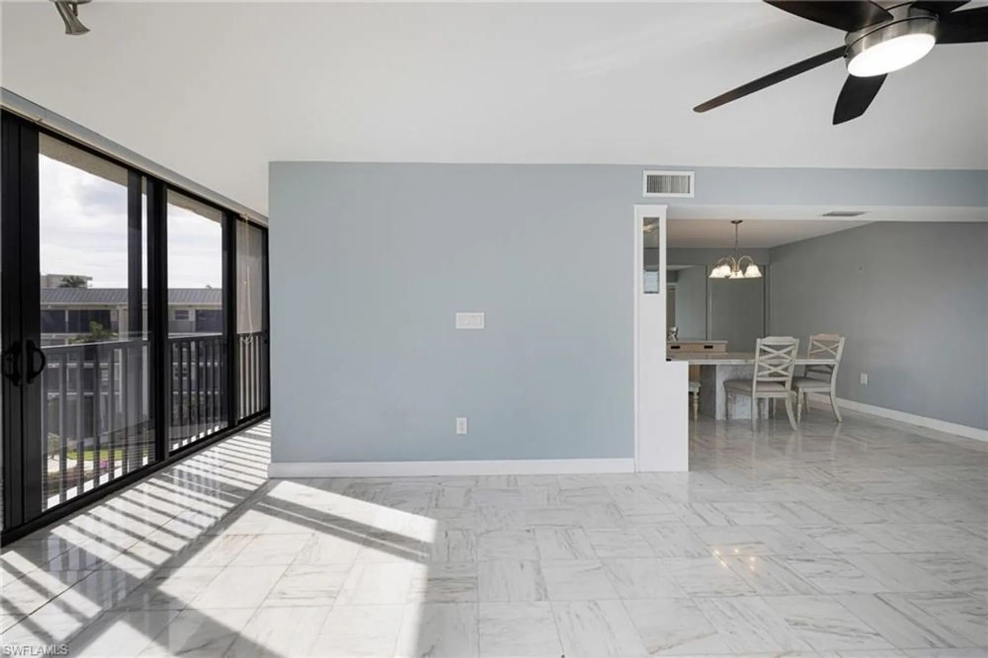 Property Slideshow image 10 of 49 | 3200 gulf shore blvd 401, Naples, FL, 34103