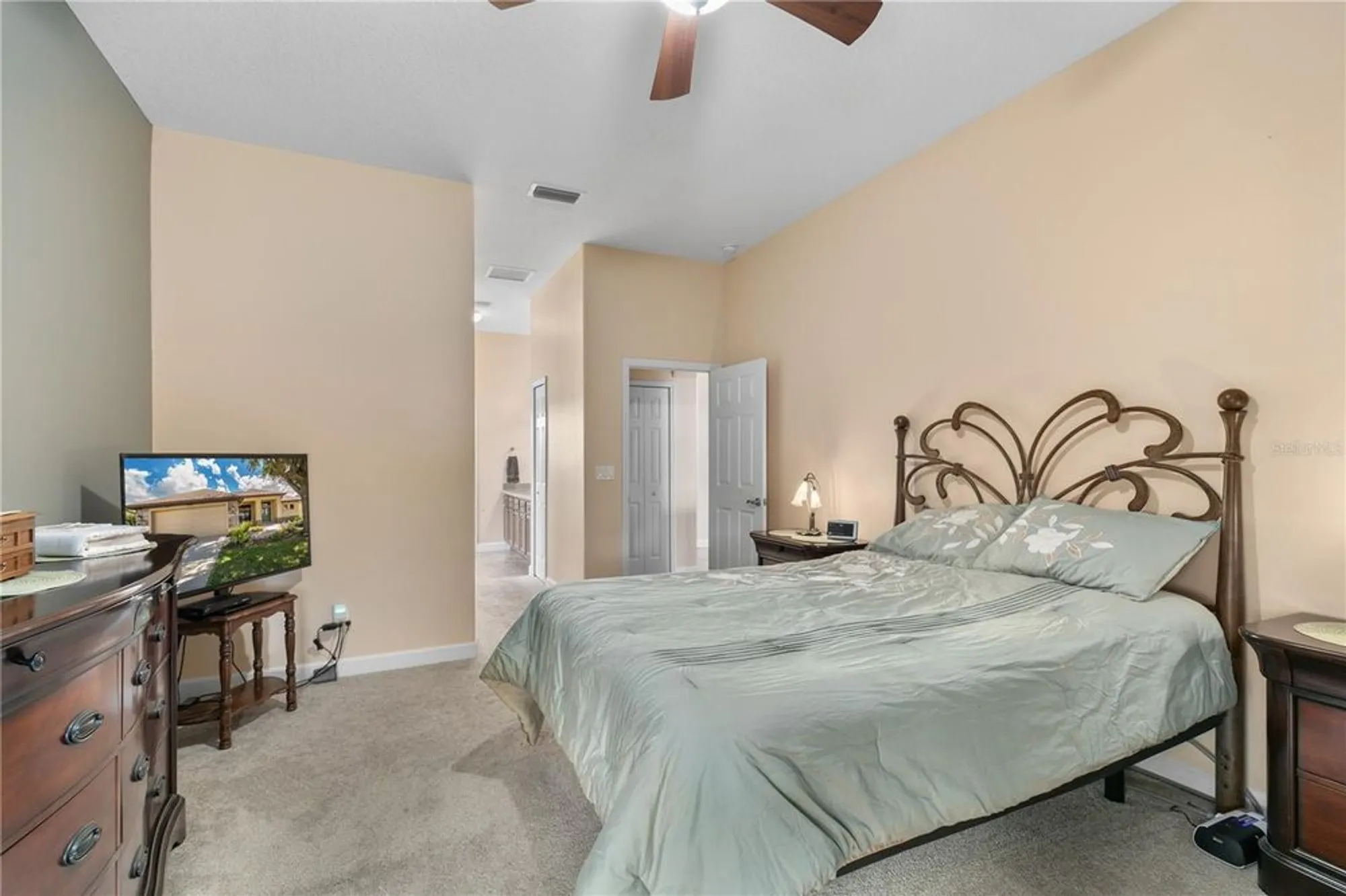 Property Slideshow image 23 of 50 | 8860 bridgeport bay cir, Mount Dora, FL, 32757
