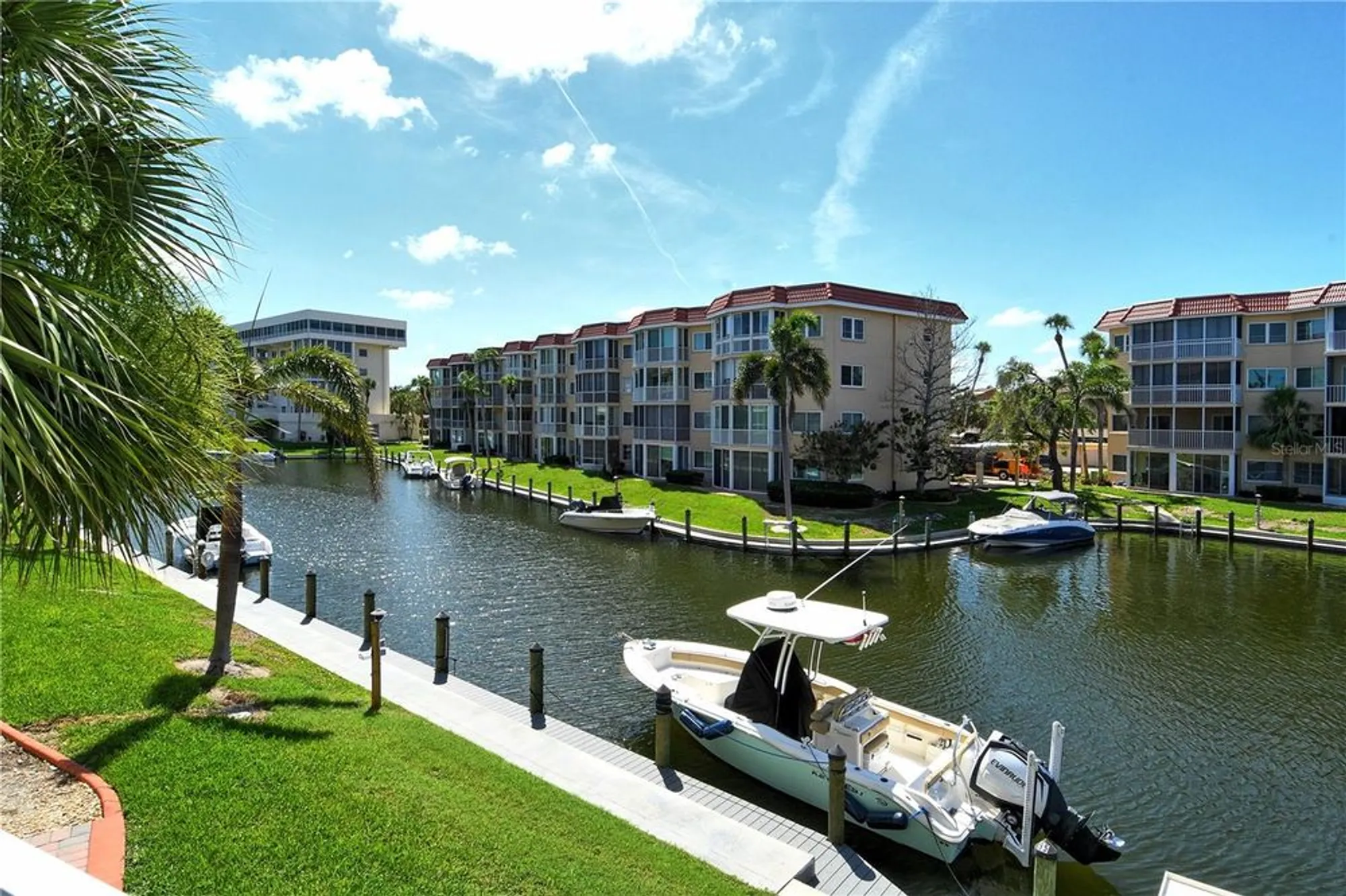 Property Slideshow image 13 of 62 | 1250 n portofino dr apt 208, Sarasota, FL, 34242