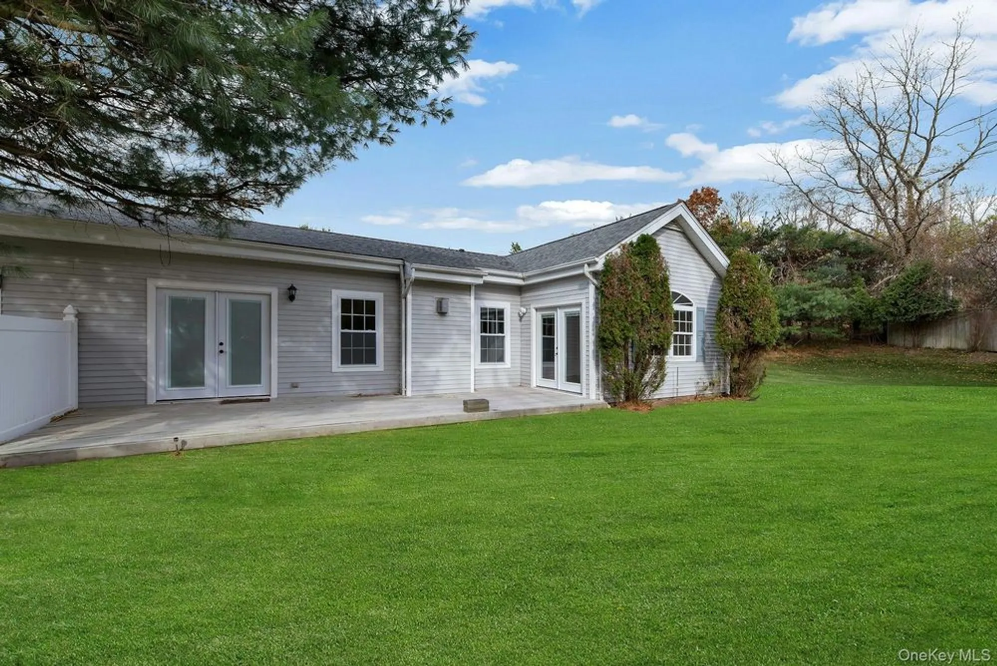 Property Slideshow image 24 of 41 | 509 oak bluff ct, Moriches, NY, 11955