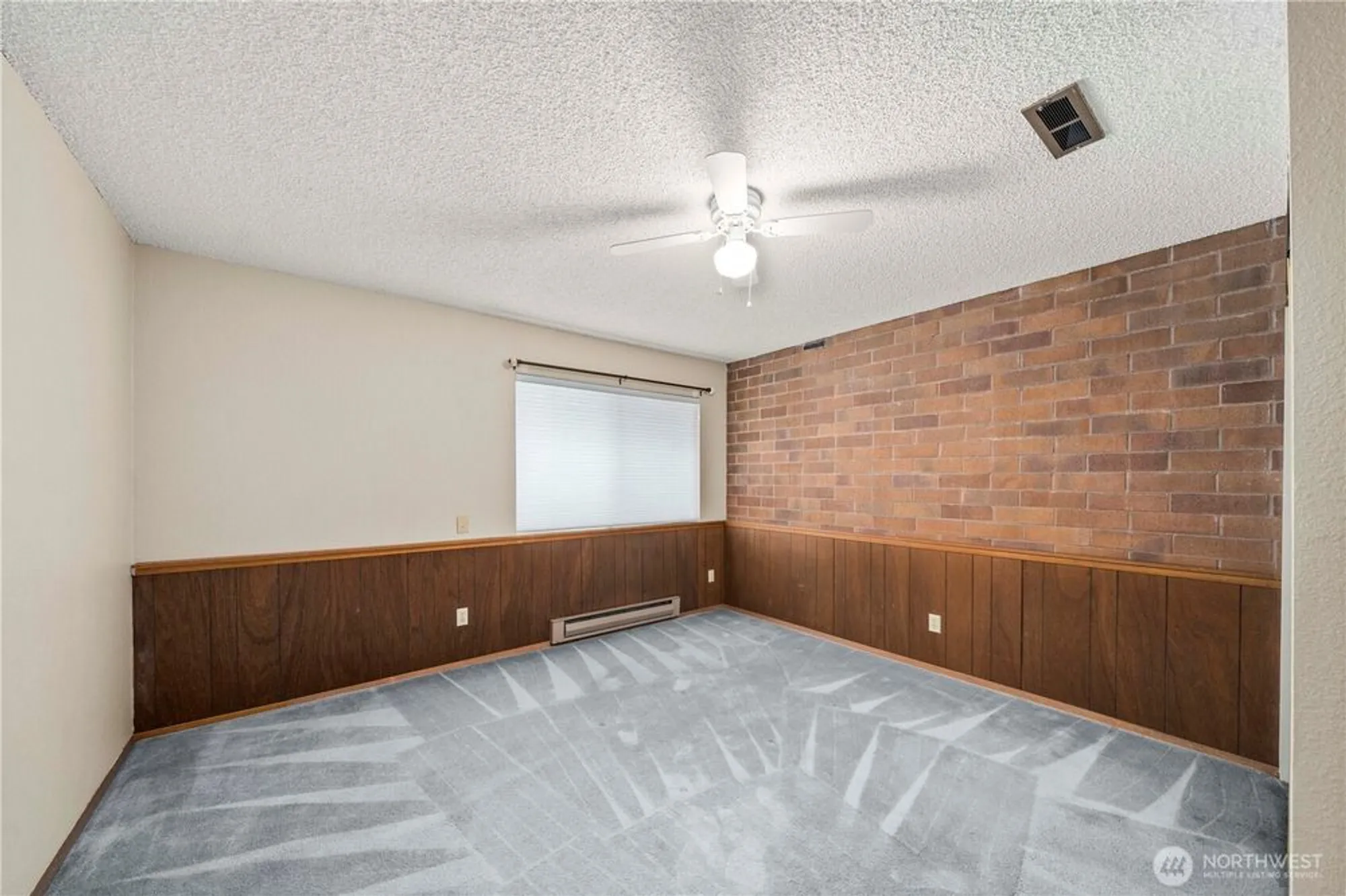 Property Slideshow image 16 of 35 | 10637 glen acres dr s # 10637, Seattle, WA, 98168